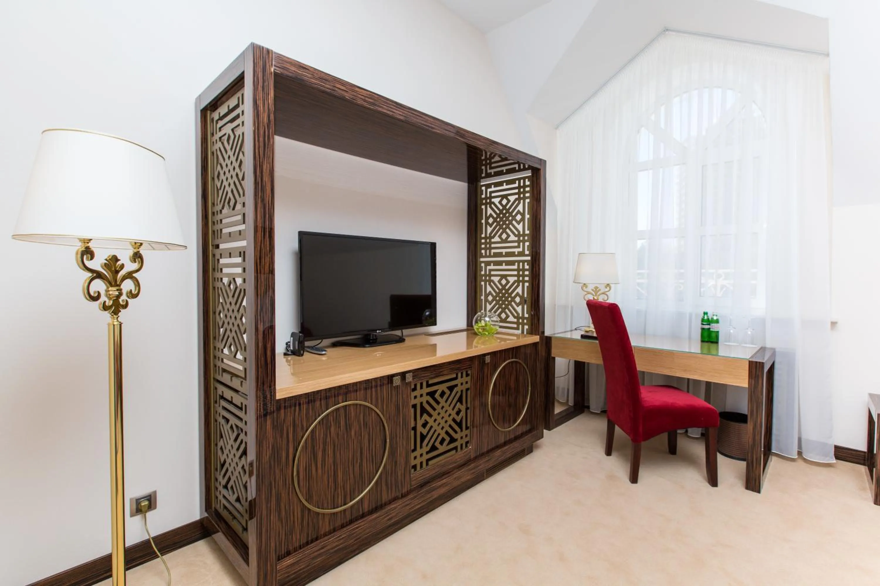 TV and multimedia in KADORR Hotel Resort & Spa