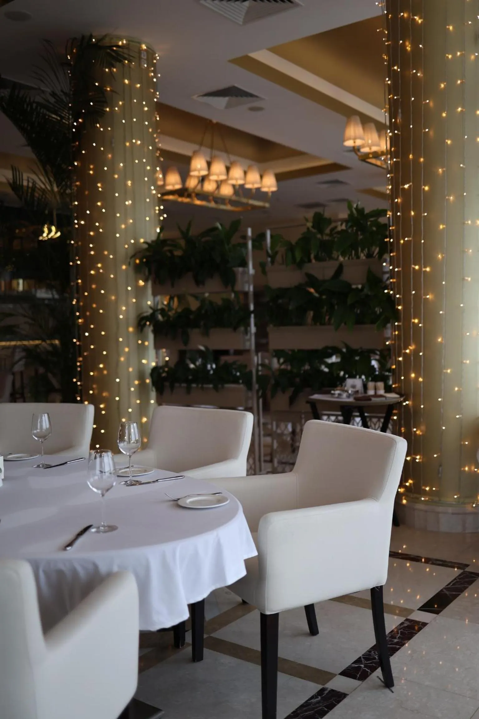 Restaurant/places to eat in KADORR Hotel Resort & Spa