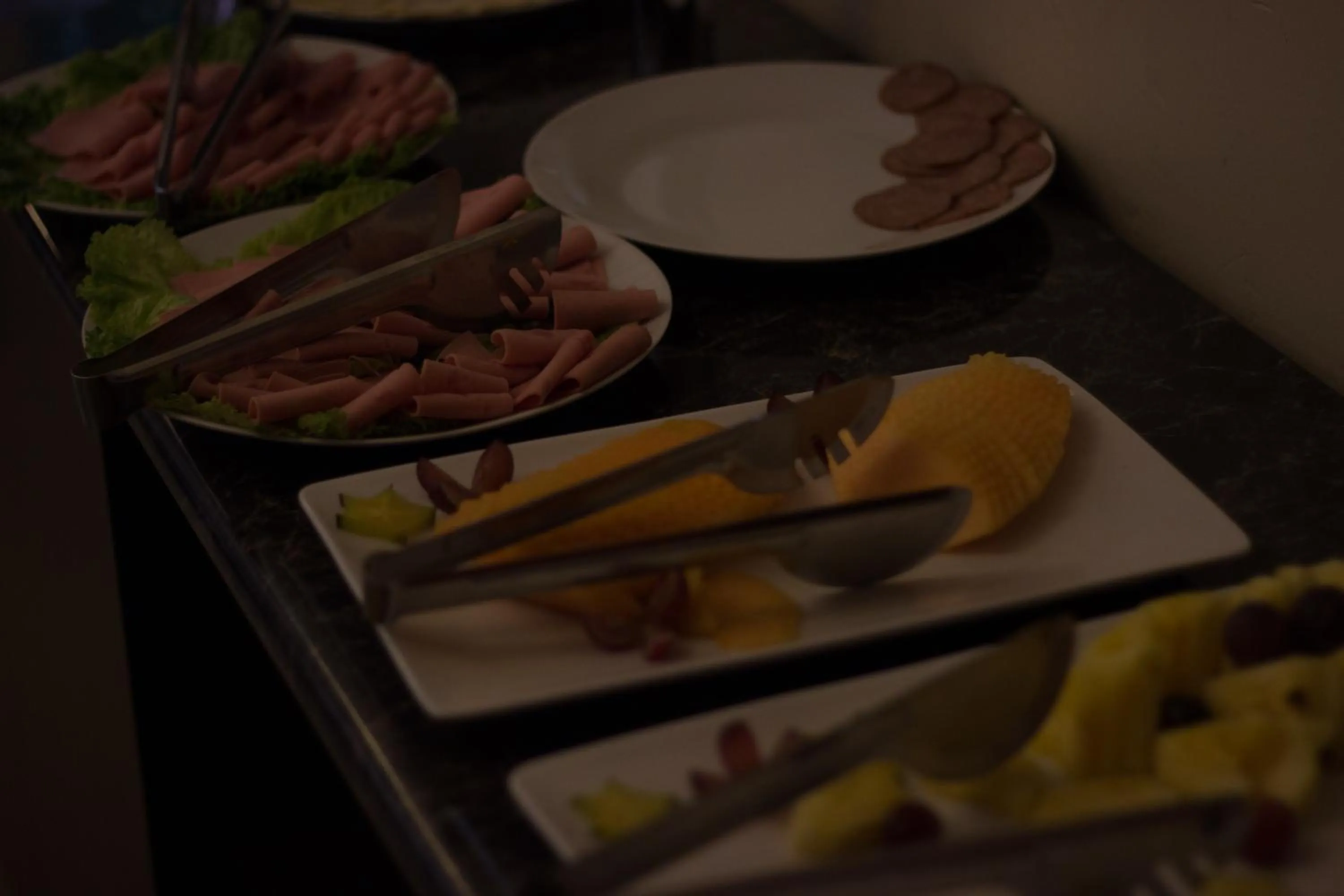 Buffet breakfast in Colonial Plaza Hotel