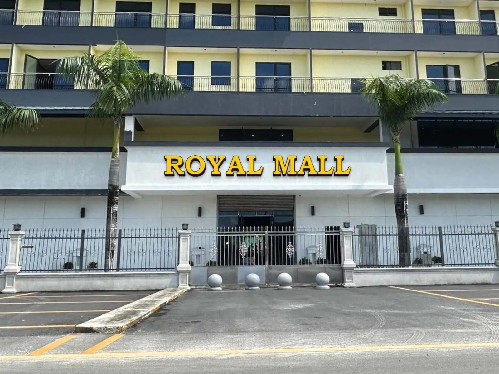 Street view in Royal International Hotel & Mall