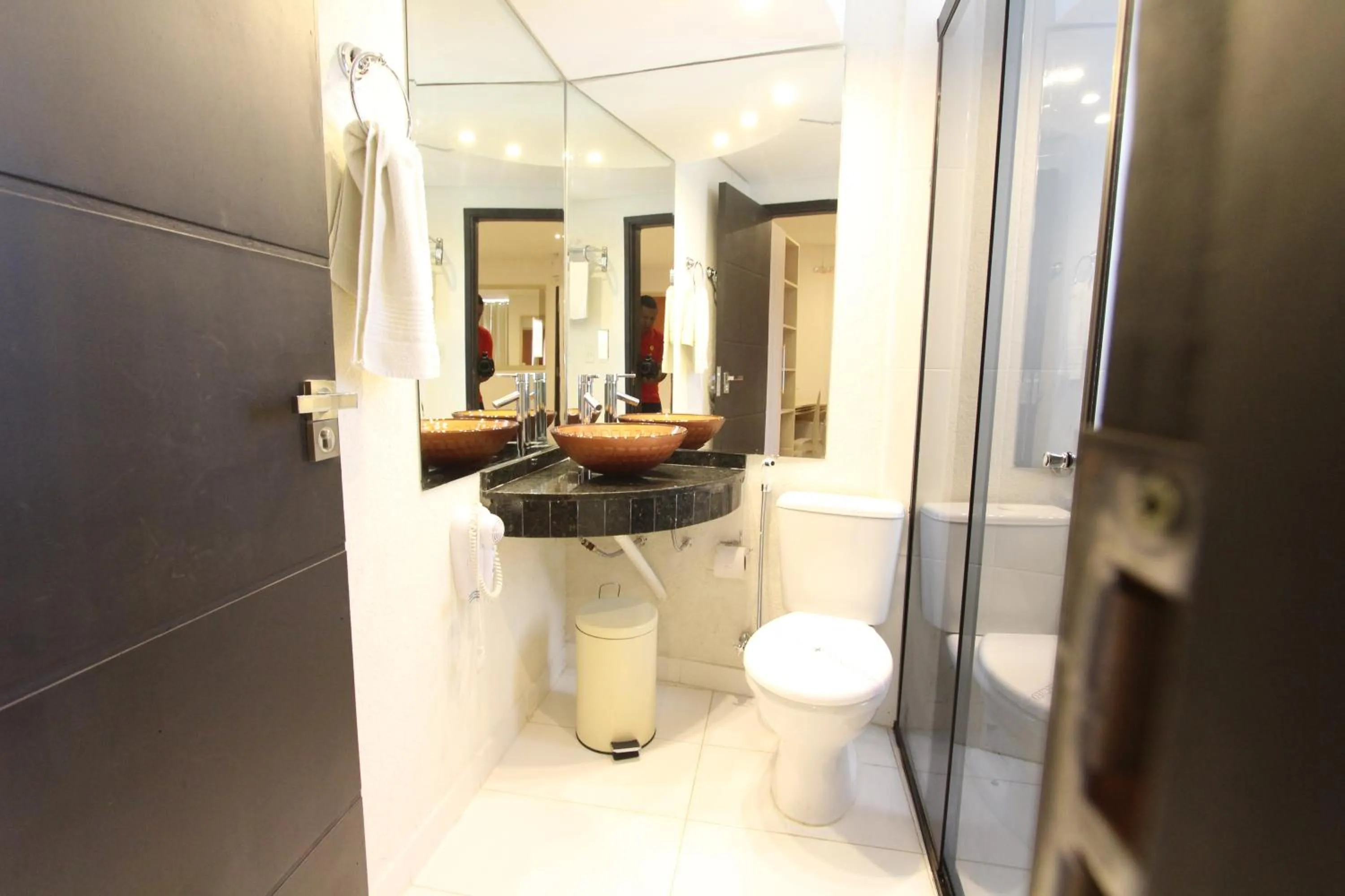 Bathroom in Danieri Asunción Hotel