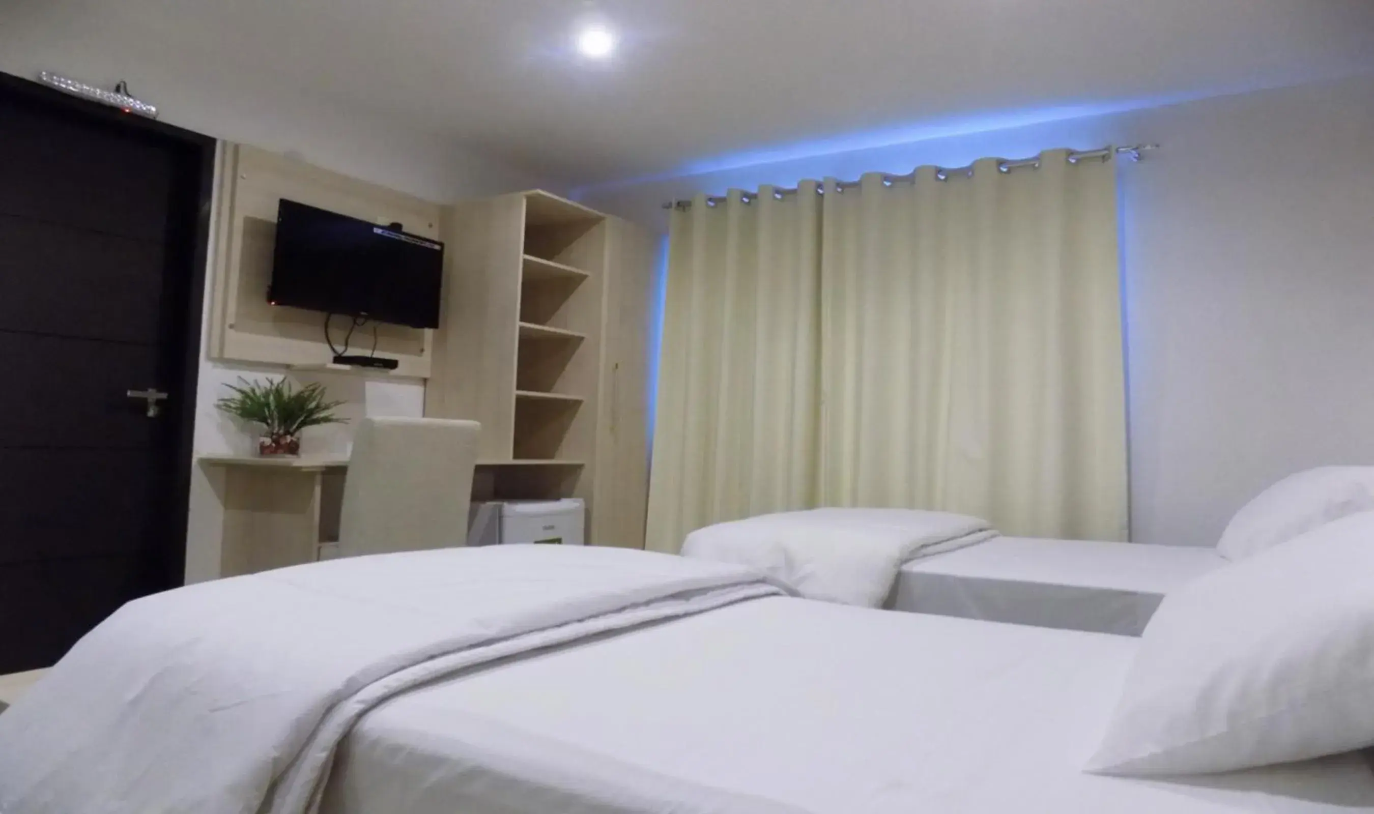 Twin Room - single occupancy in Danieri Asunción Hotel Twin Room - single occupancy in Danieri Asunción Hotel