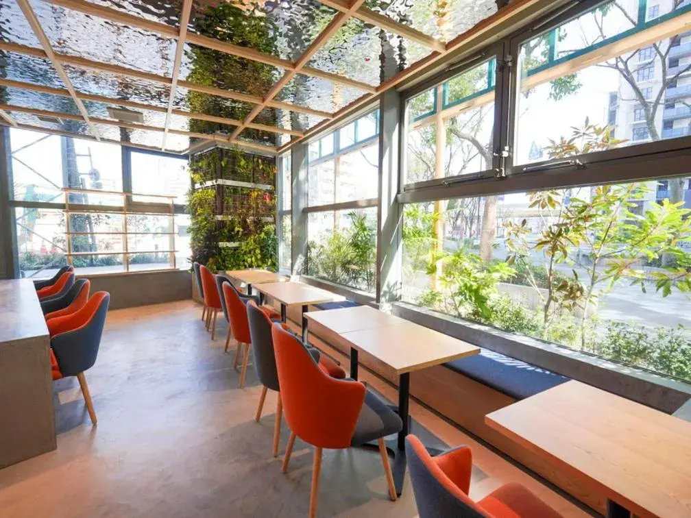 Lounge or bar in The GALA Hotel Umeda Lounge or bar in The GALA Hotel Umeda