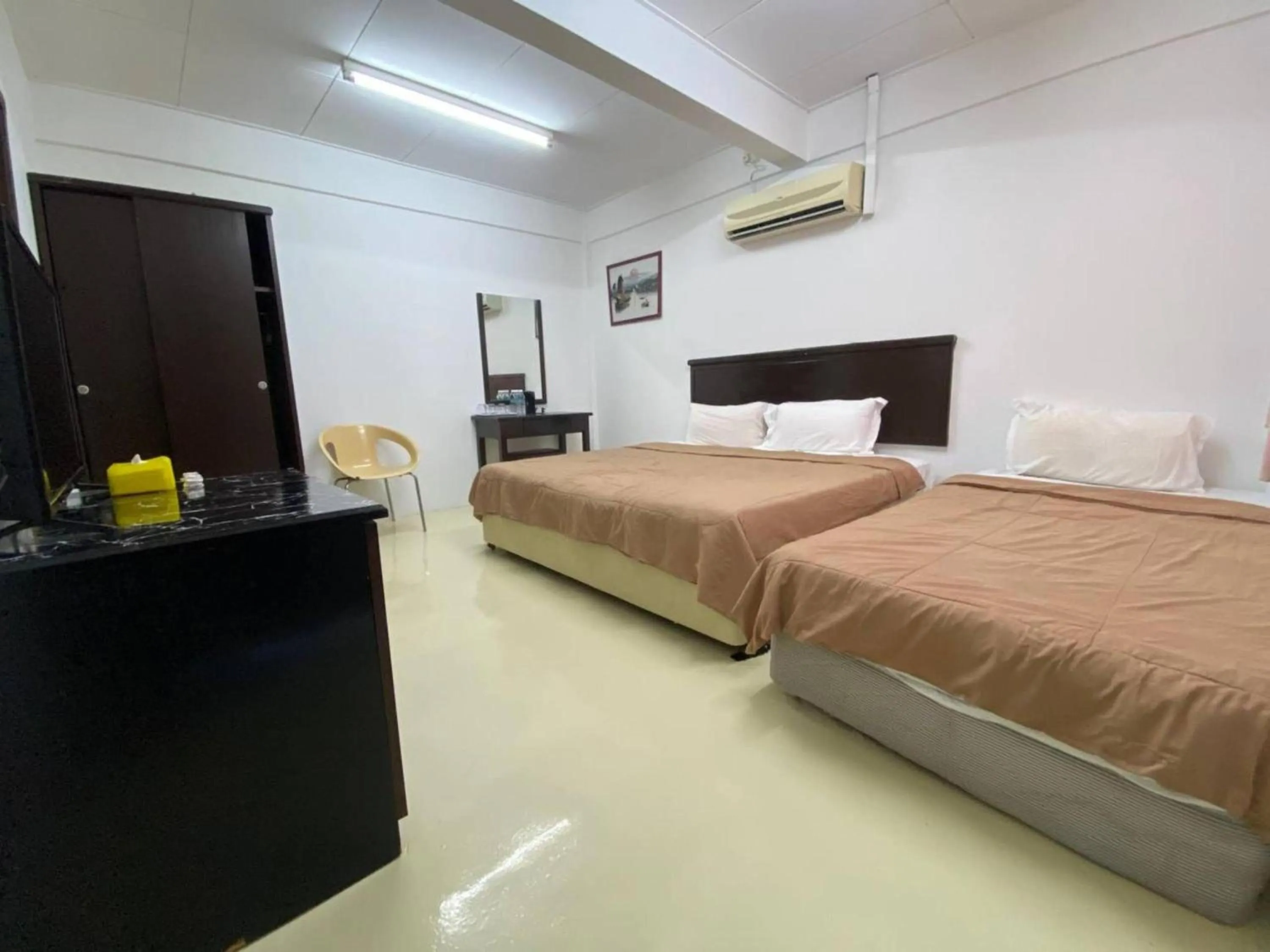 Bedroom, Bed in Capital O 91094 Hotel & Chalet Sportfishing