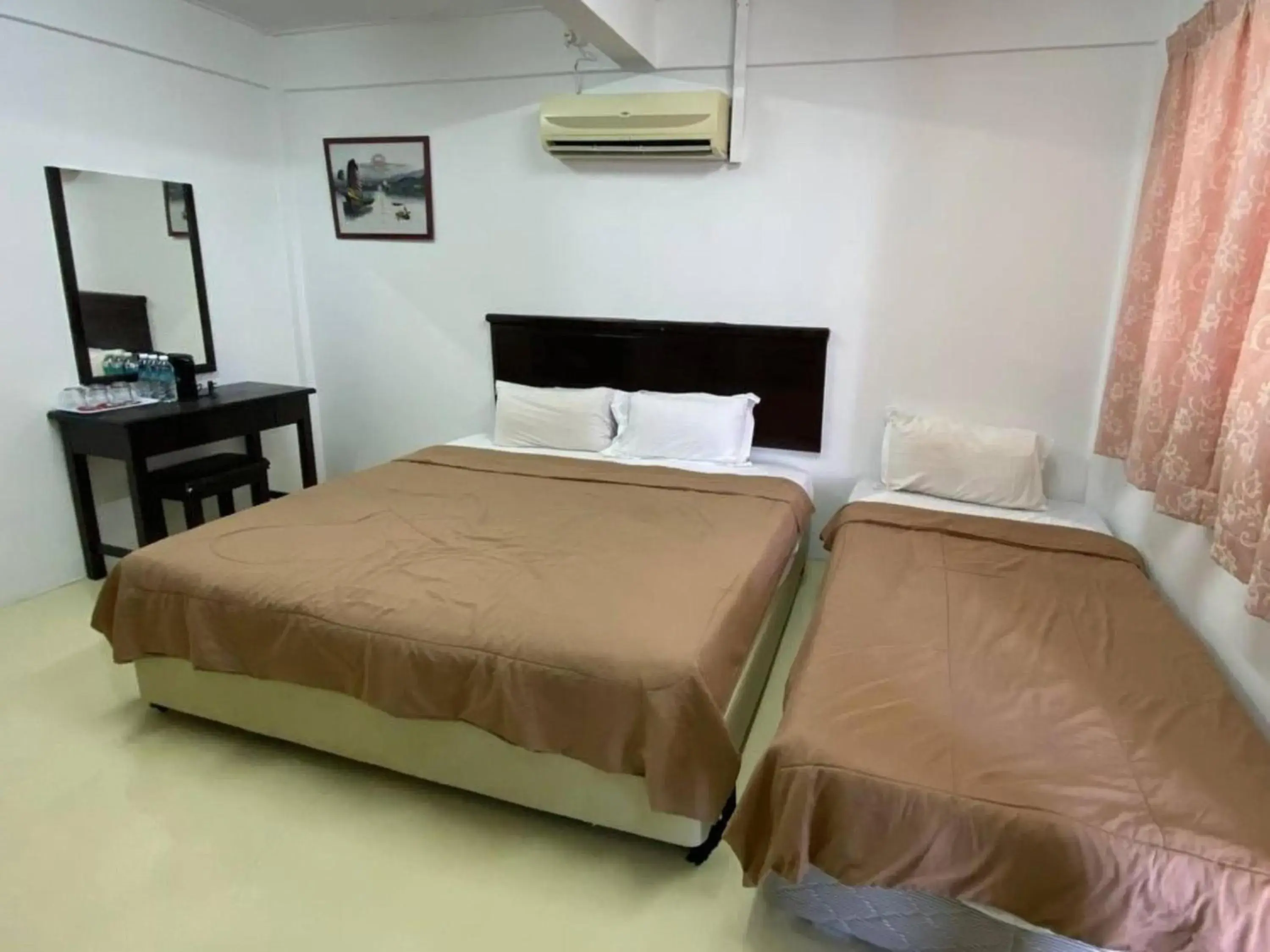 Bedroom, Bed in Capital O 91094 Hotel & Chalet Sportfishing Bedroom, Bed in Capital O 91094 Hotel & Chalet Sportfishing