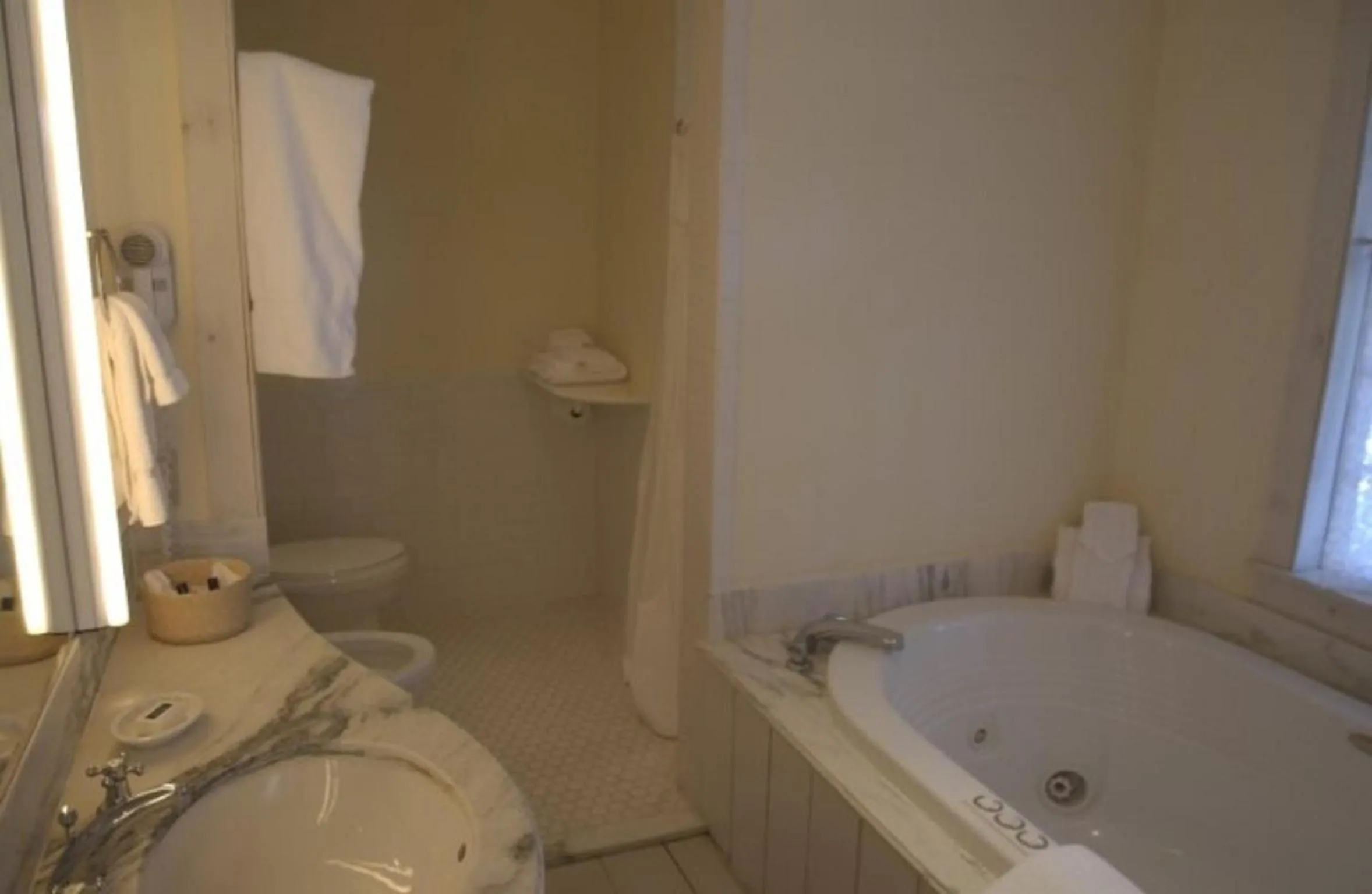 Bathroom in The Old Inn On The Green