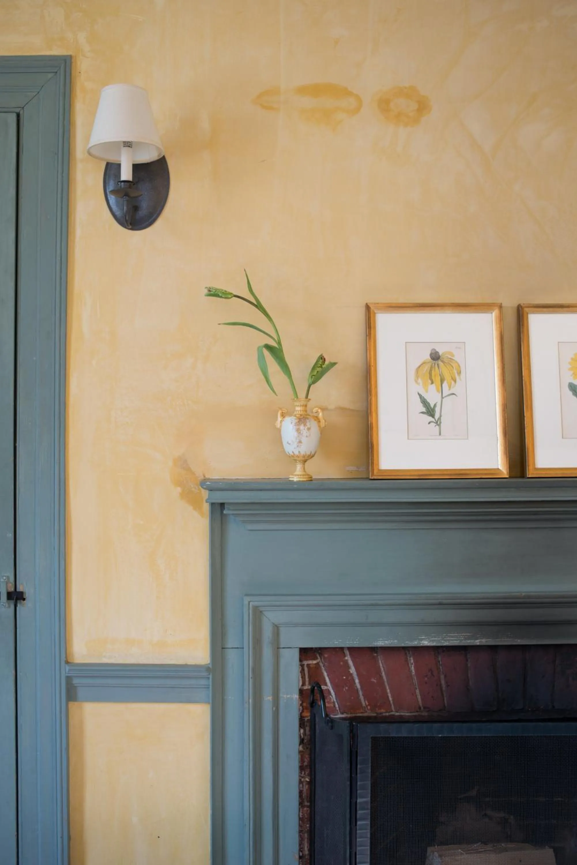 Decorative detail in The Old Inn On The Green