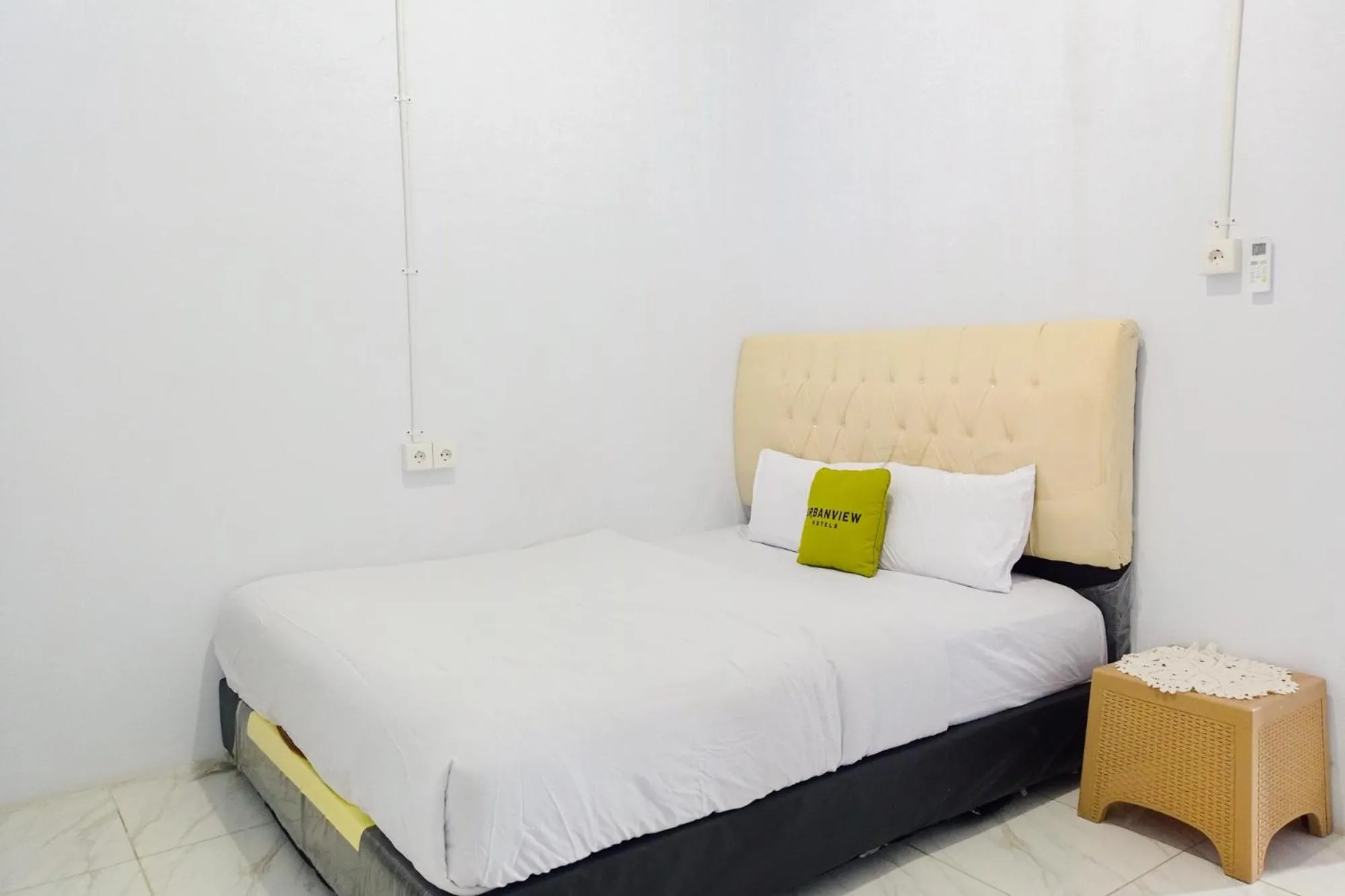 Bedroom, Bed in Urbanview Hotel at Guest House Bukit Sion Bengkulu