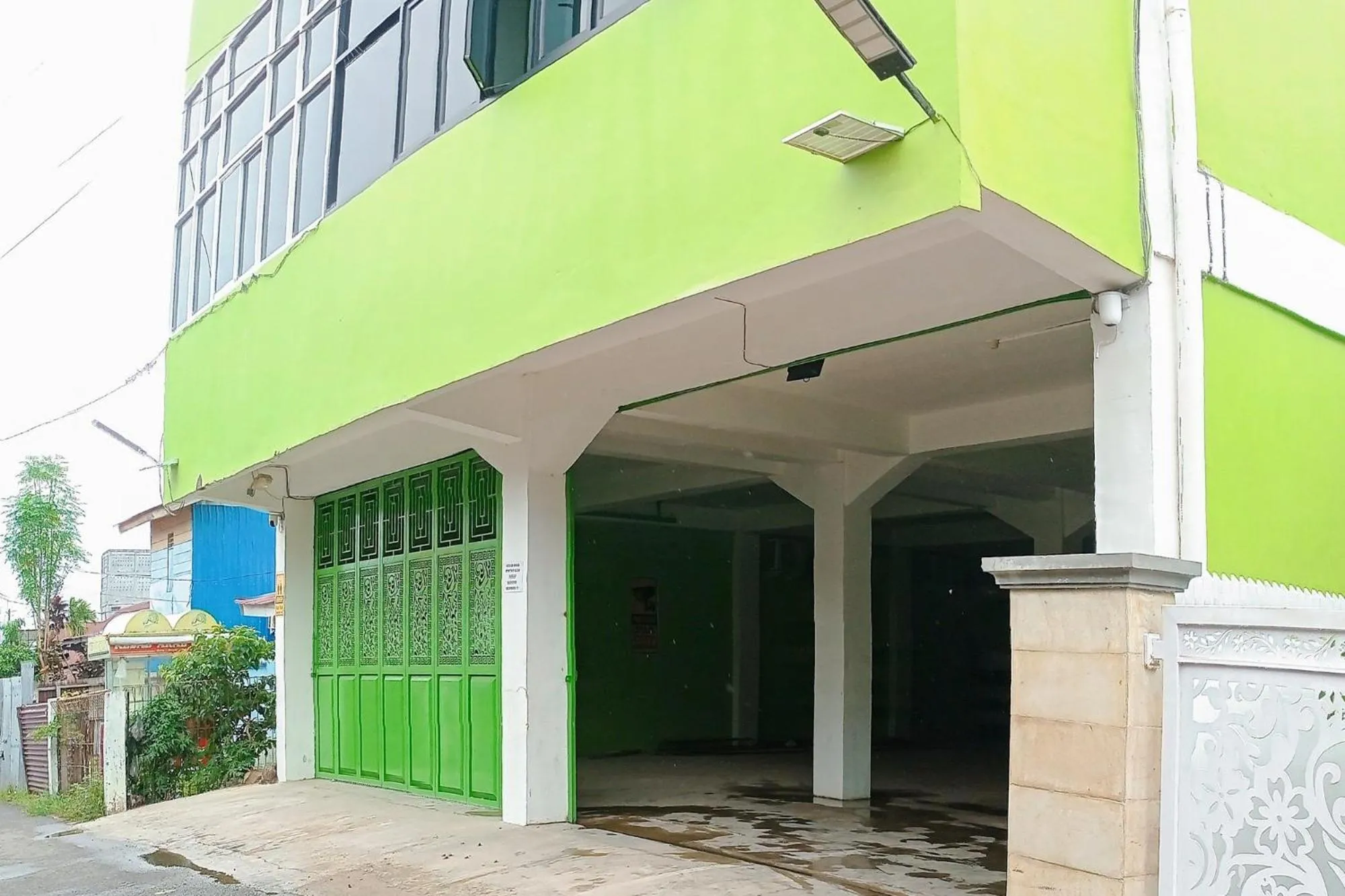 Facade/entrance in Urbanview Hotel at Guest House Bukit Sion Bengkulu