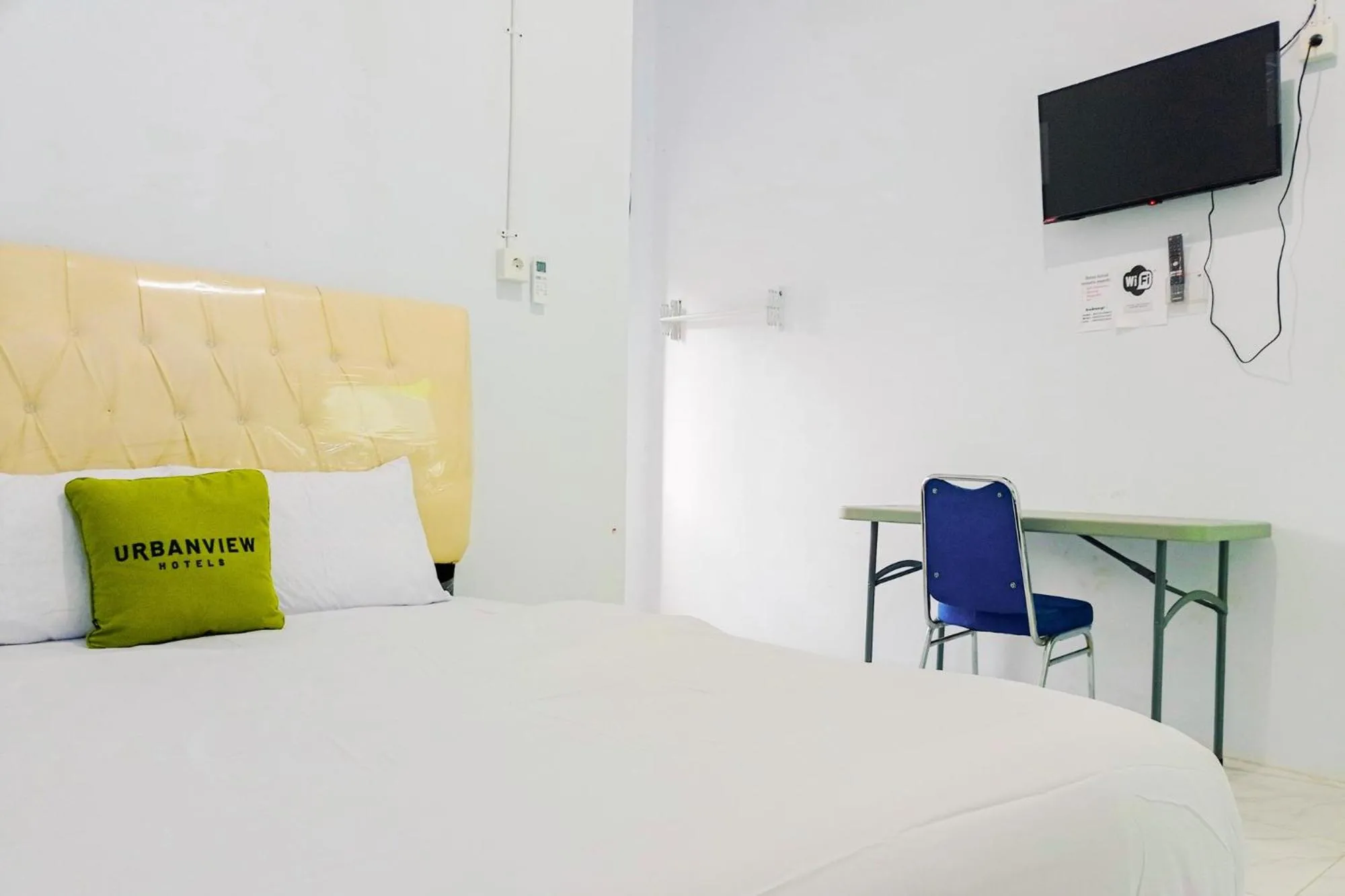 Bedroom, Bed in Urbanview Hotel at Guest House Bukit Sion Bengkulu