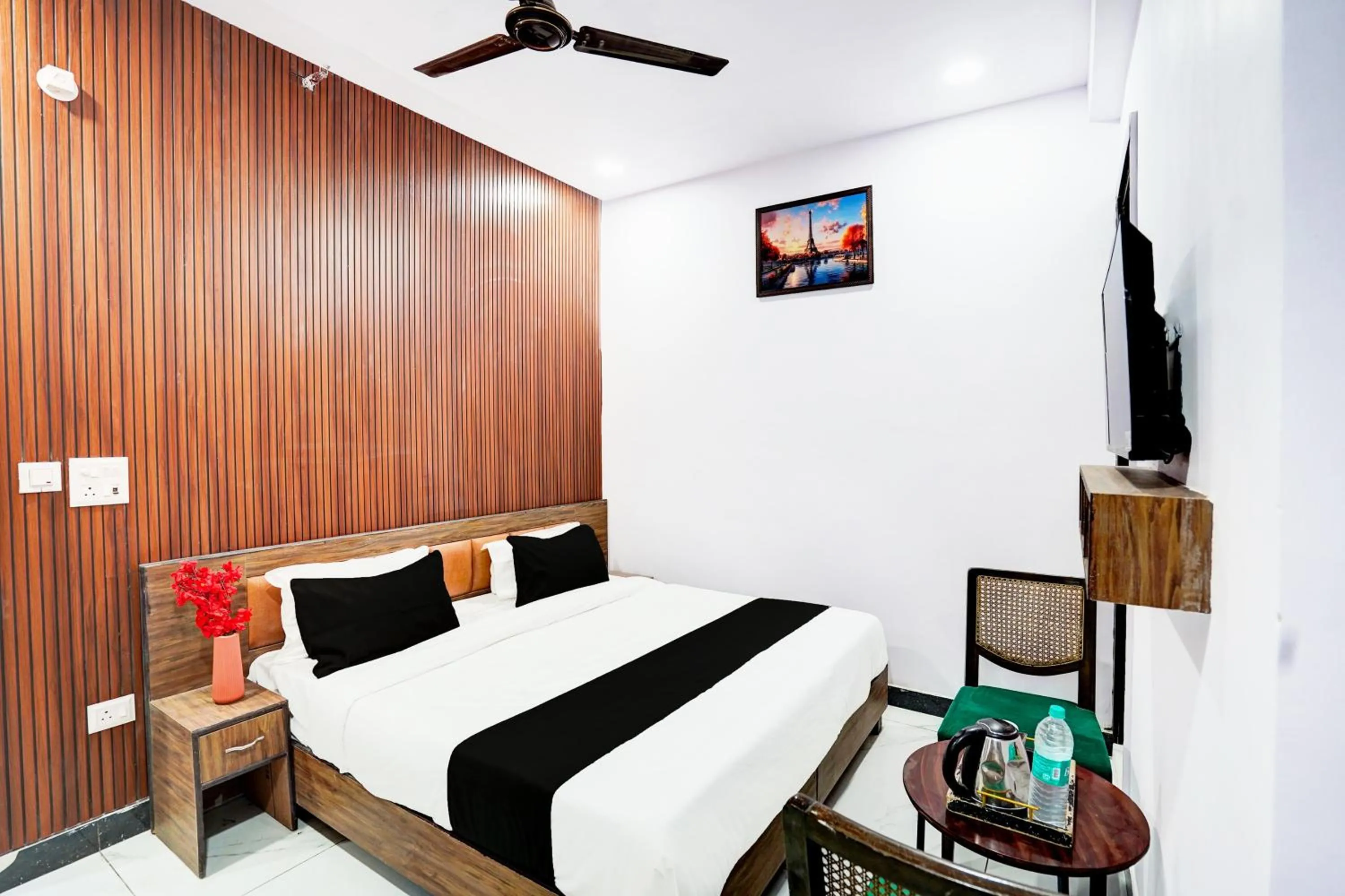 Collection O Hotel Star Inn Near By Hindon Airforce Mohan Nagar Ghaziabad