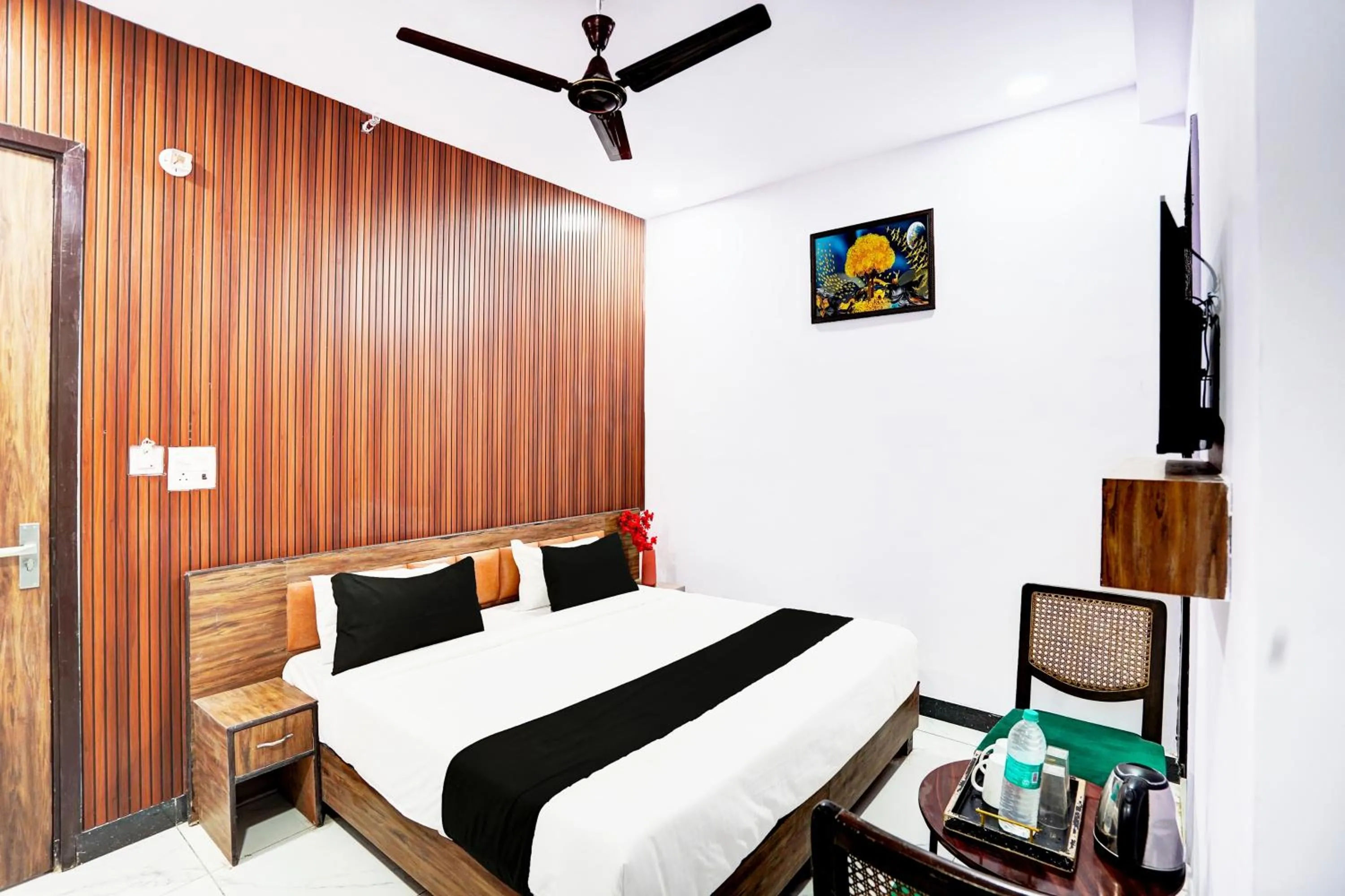 Collection O Hotel Star Inn Near By Hindon Airforce Mohan Nagar Ghaziabad