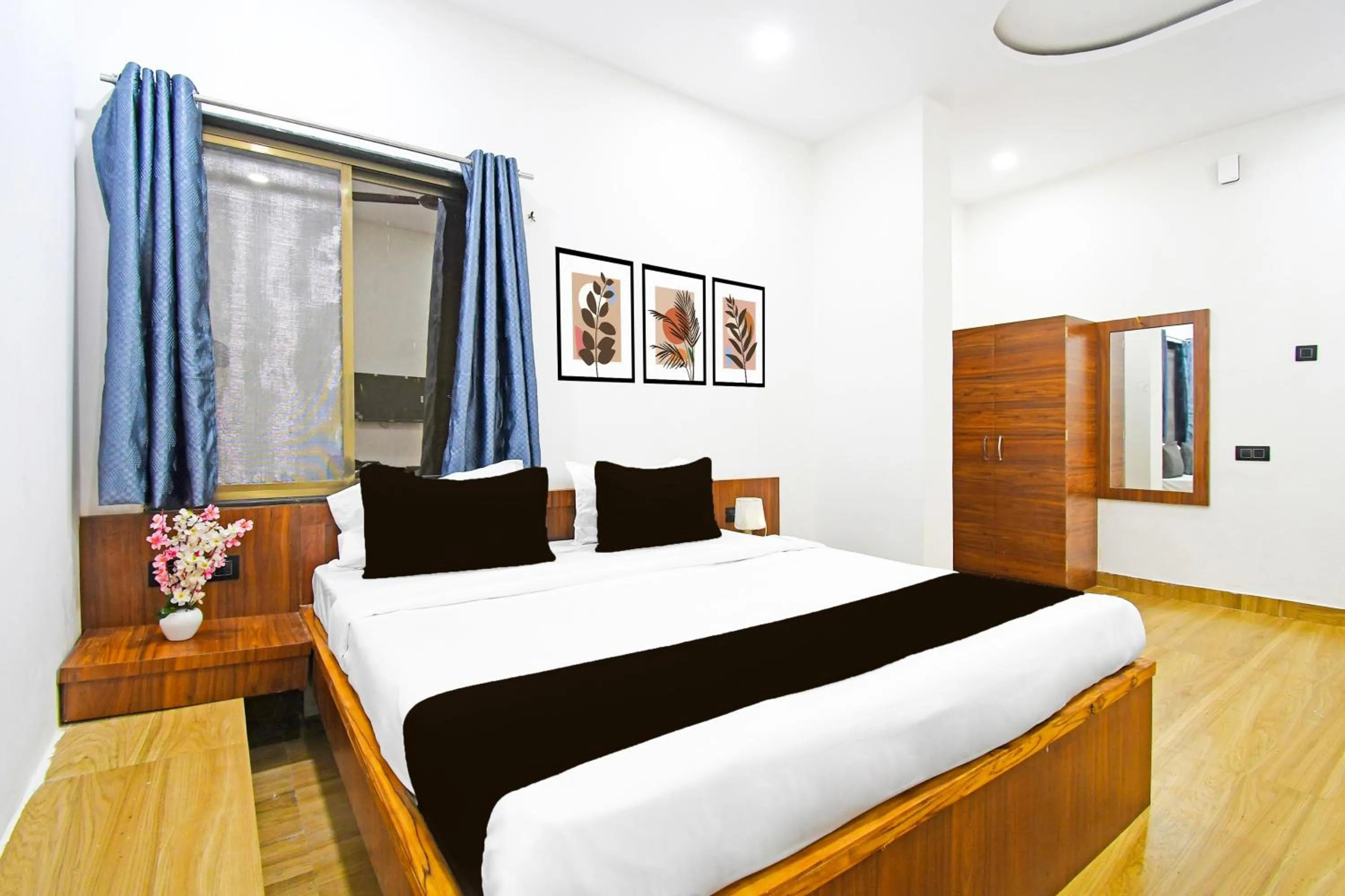 Bedroom, Bed in Super Hotel O Mana Camp Near Airport