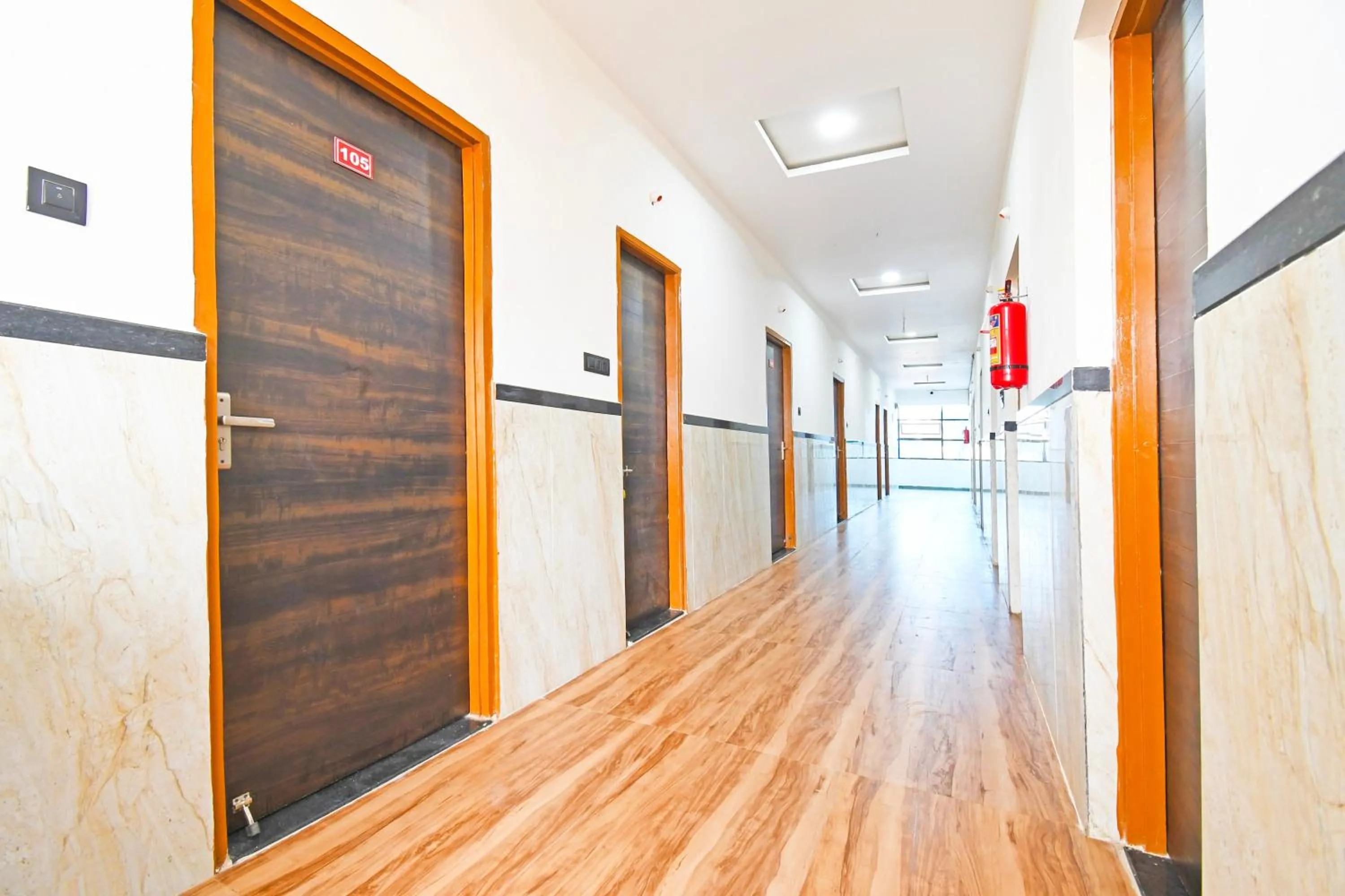 Lobby or reception in Super Hotel O Mana Camp Near Airport