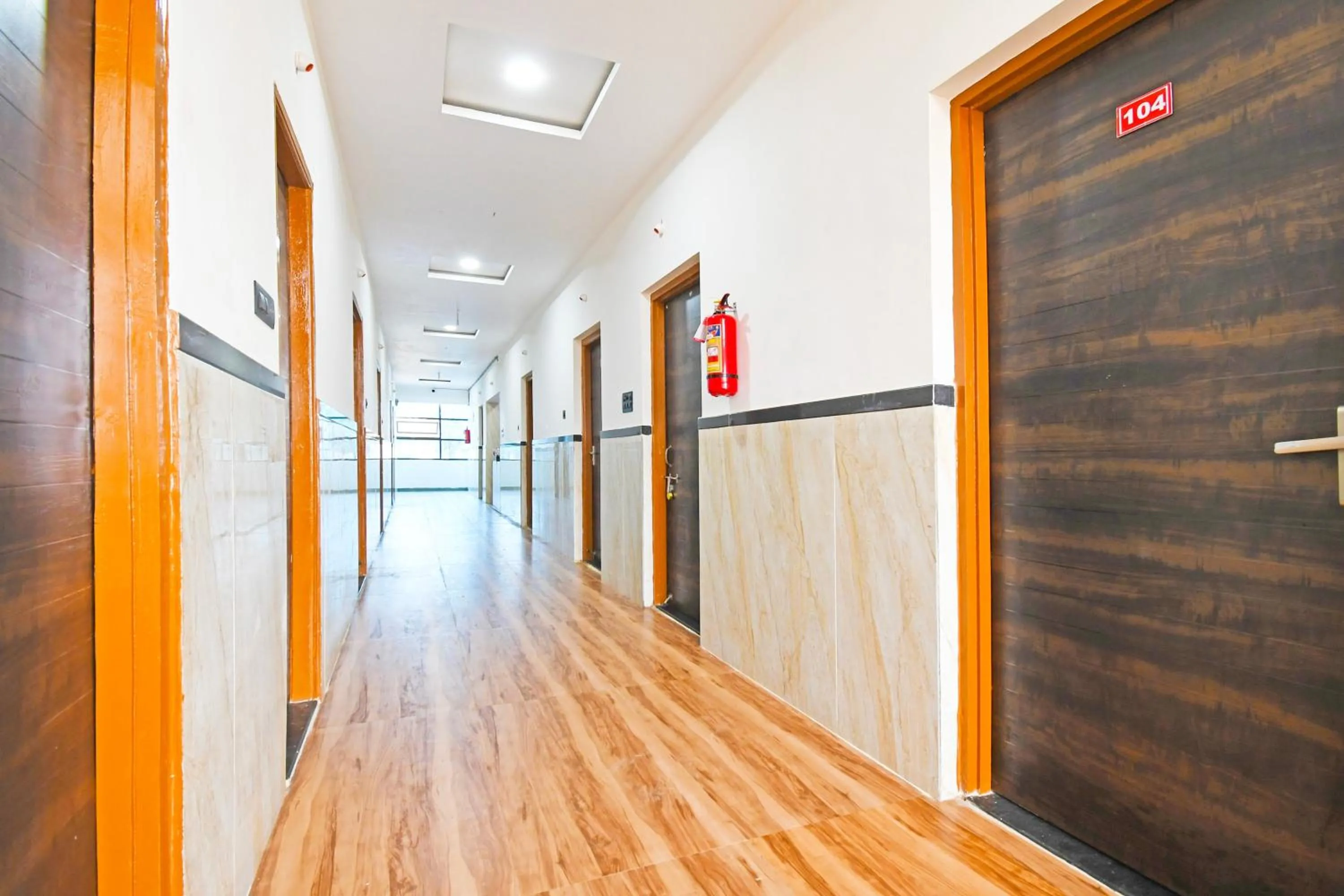 Lobby or reception in Super Hotel O Mana Camp Near Airport