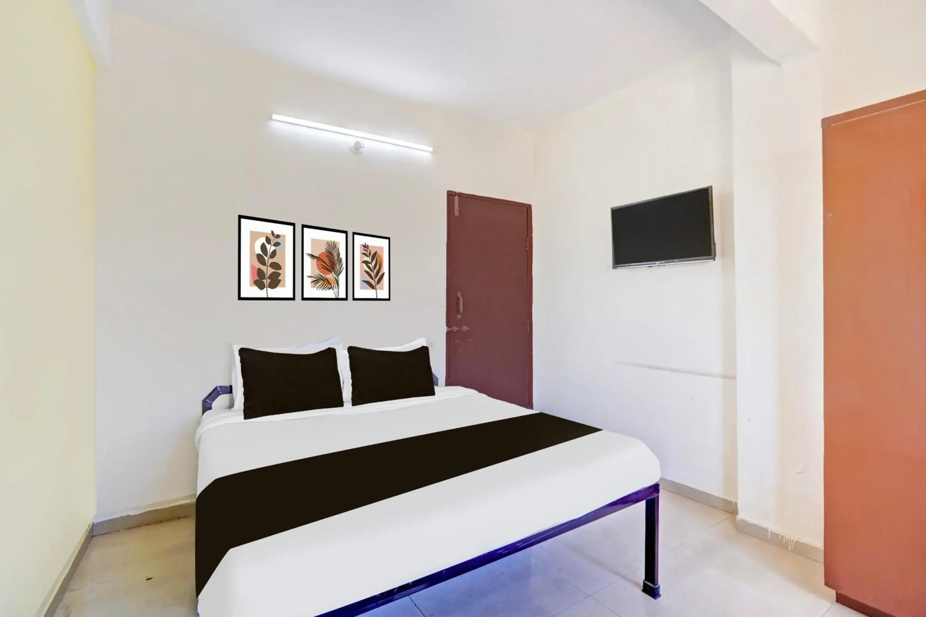 Classic Triple Room - single occupancy in Hotel O Rane Nagar formerly Shree Mangal Complex Classic Triple Room - single occupancy in Hotel O Rane Nagar formerly Shree Mangal Complex