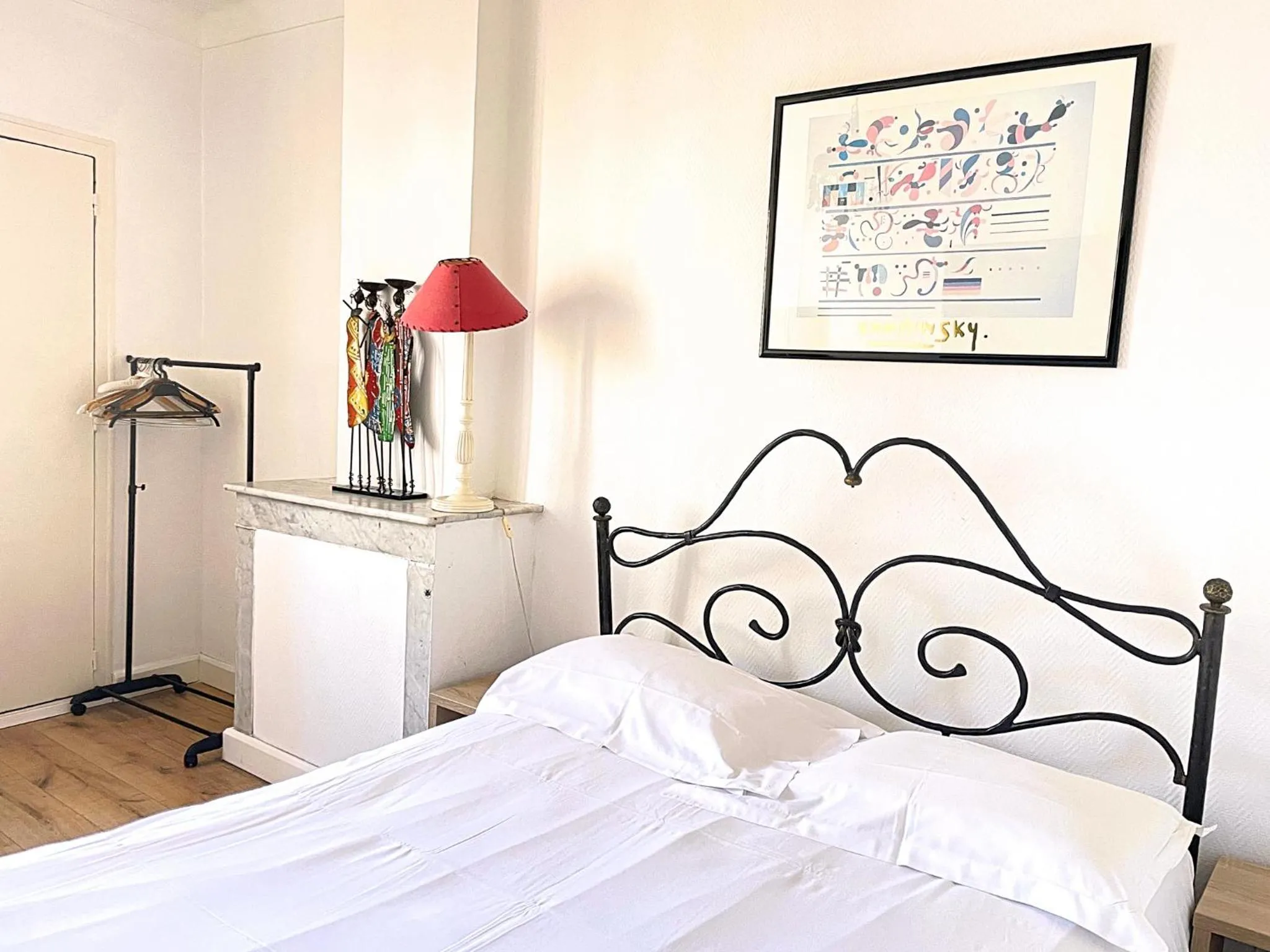 One-Bedroom Apartment (3 Adults) in Sunny 1 Bedroom Rue Commandant André