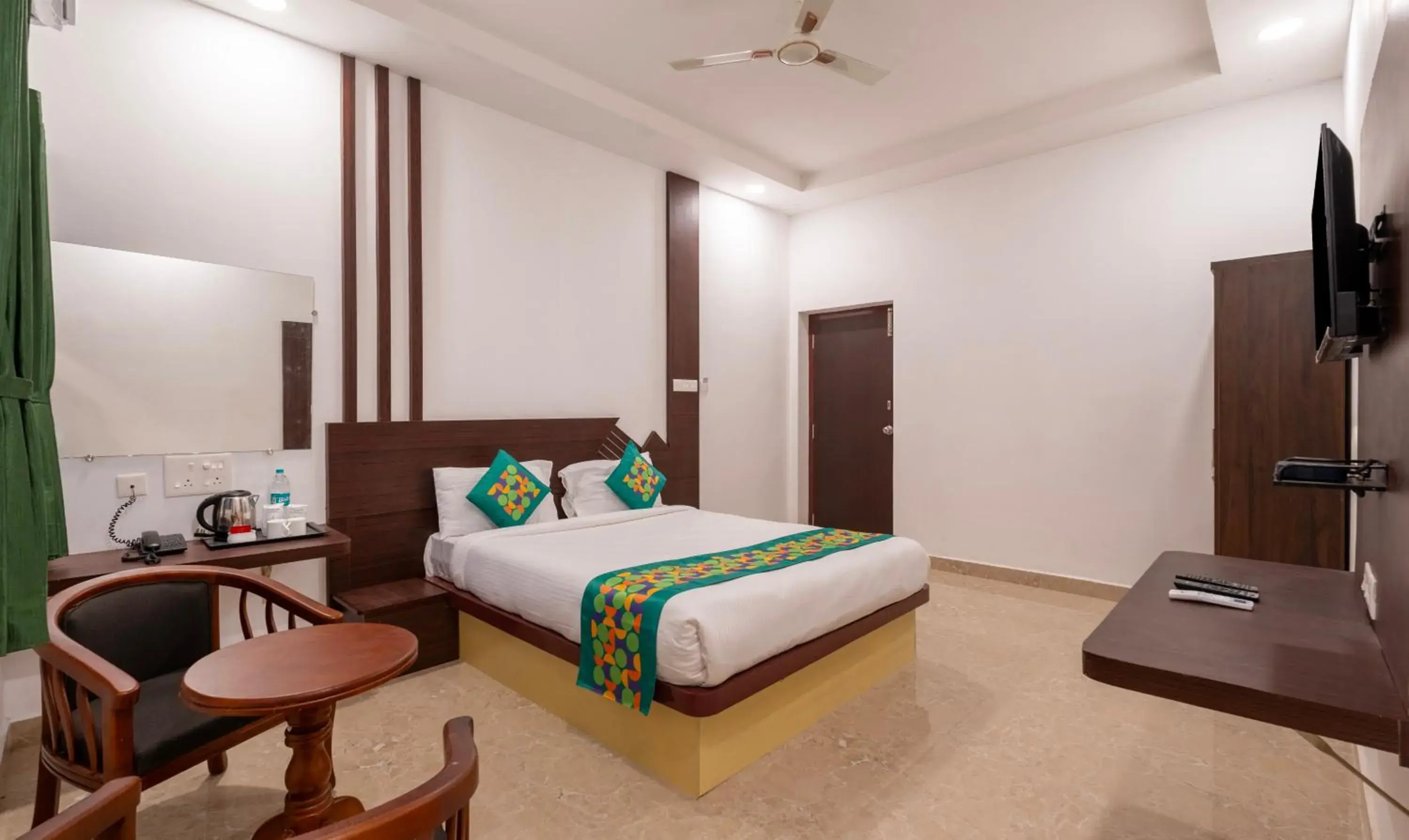 Treebo Royal Plaza, 700 Mts From Promenade Beach Treebo Royal Plaza, 700 Mts From Promenade Beach