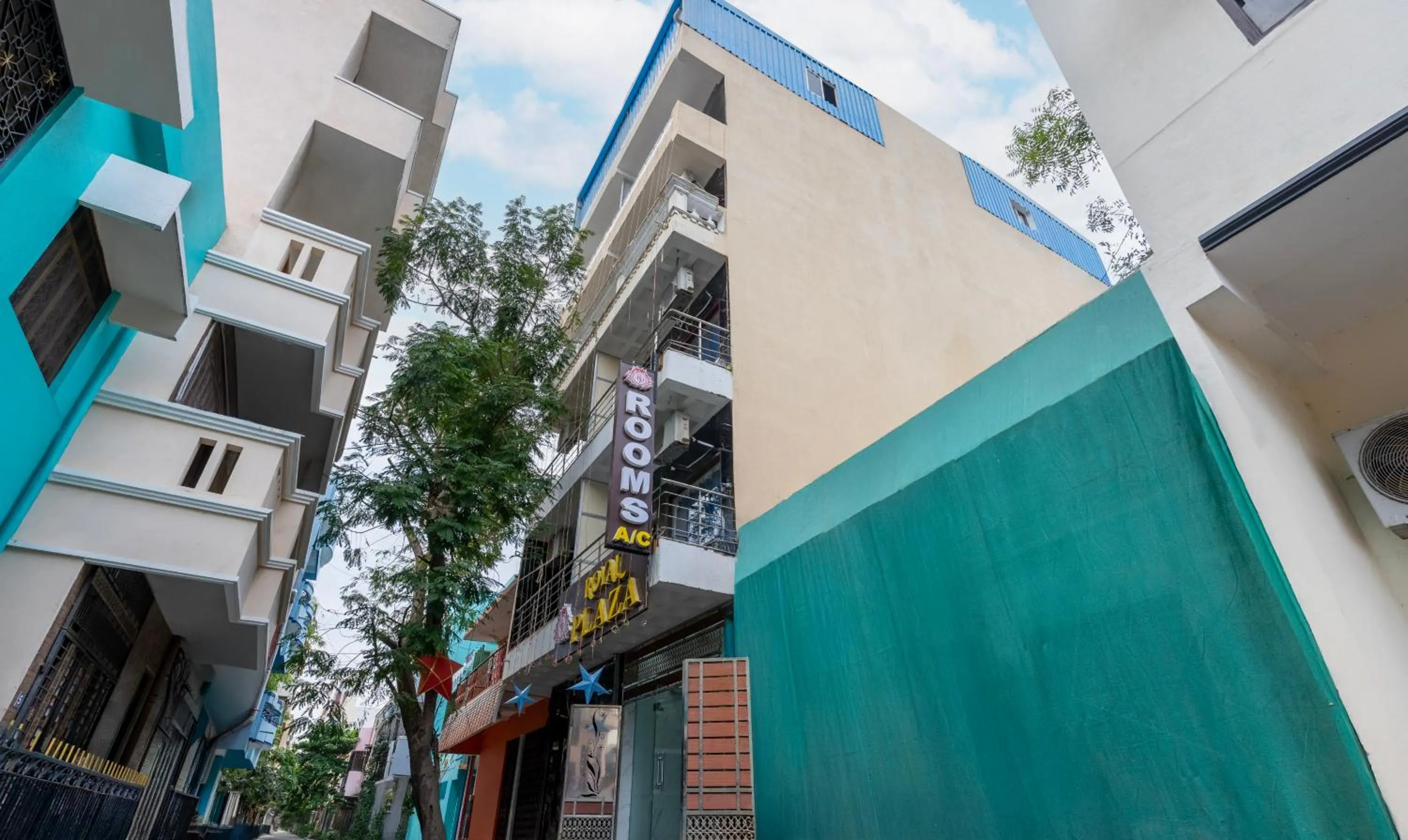 Property building in Treebo Royal Plaza, 700 Mts From Promenade Beach