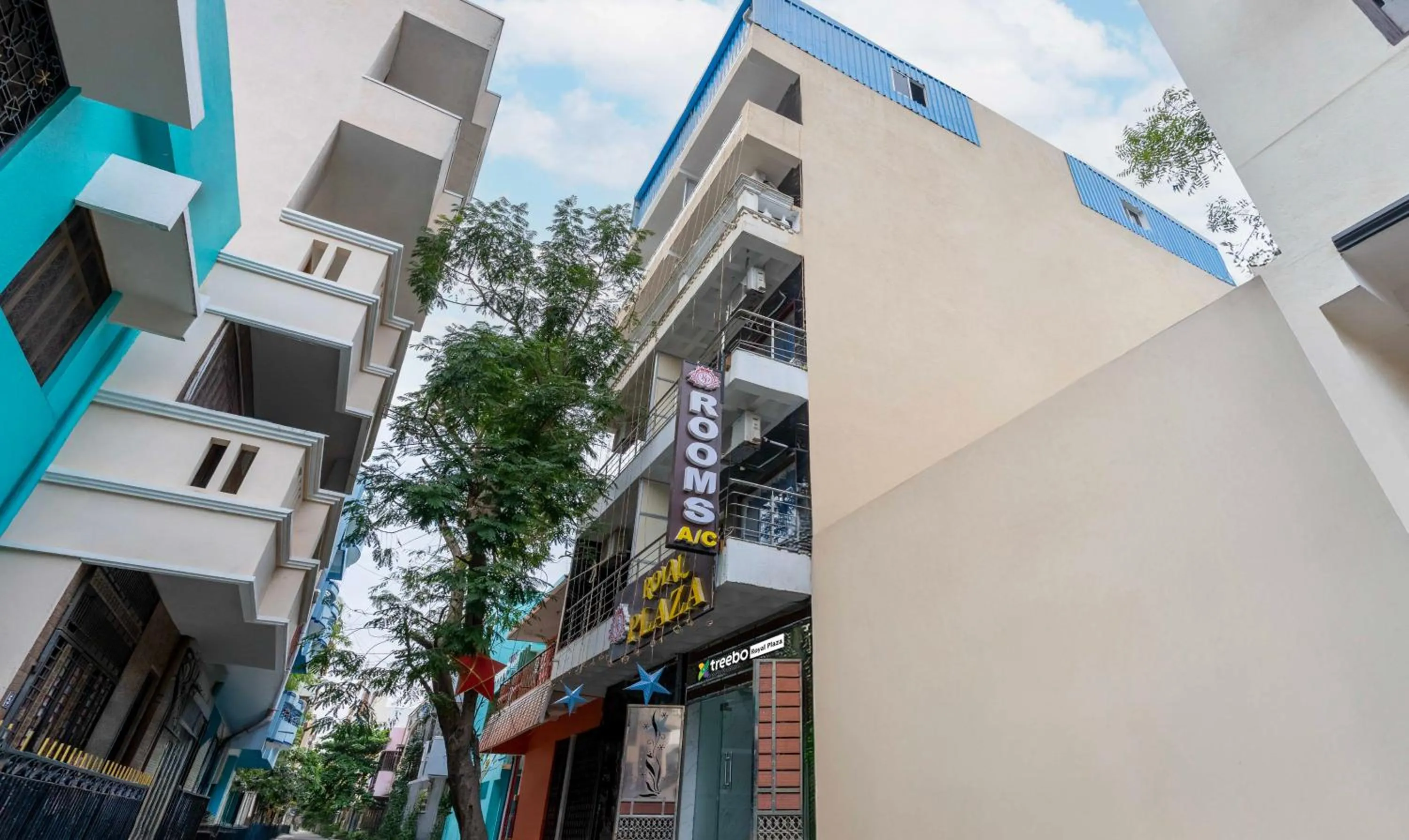 Property building in Treebo Royal Plaza, 700 Mts From Promenade Beach