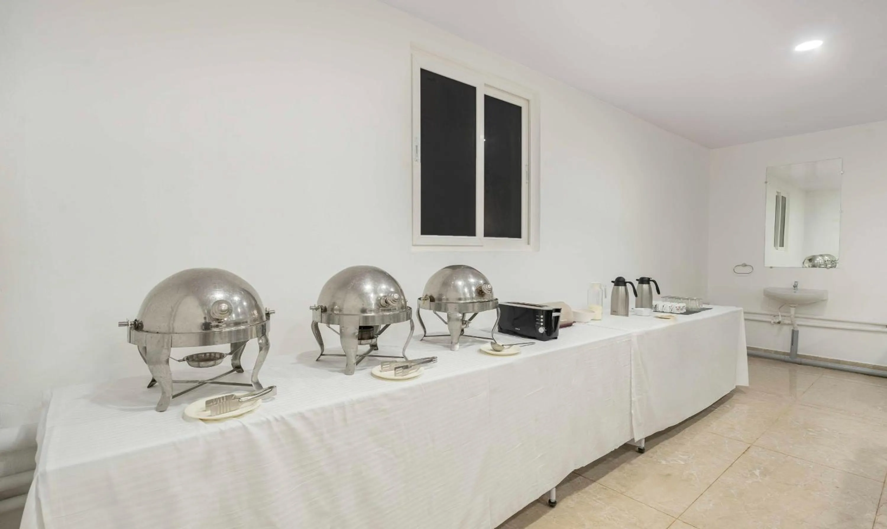 Breakfast in Treebo Royal Plaza, 700 Mts From Promenade Beach