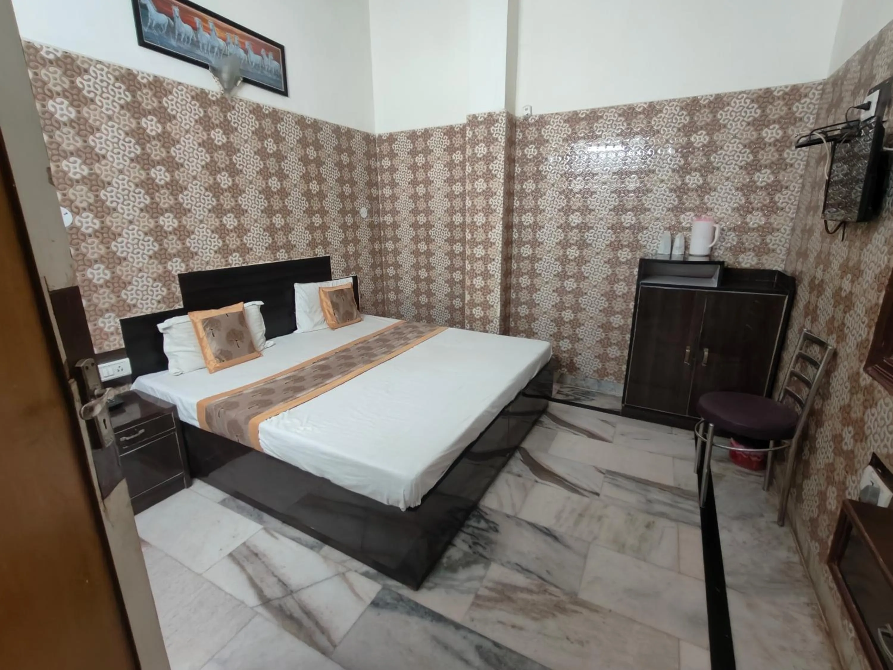 HOTEl SARWAN