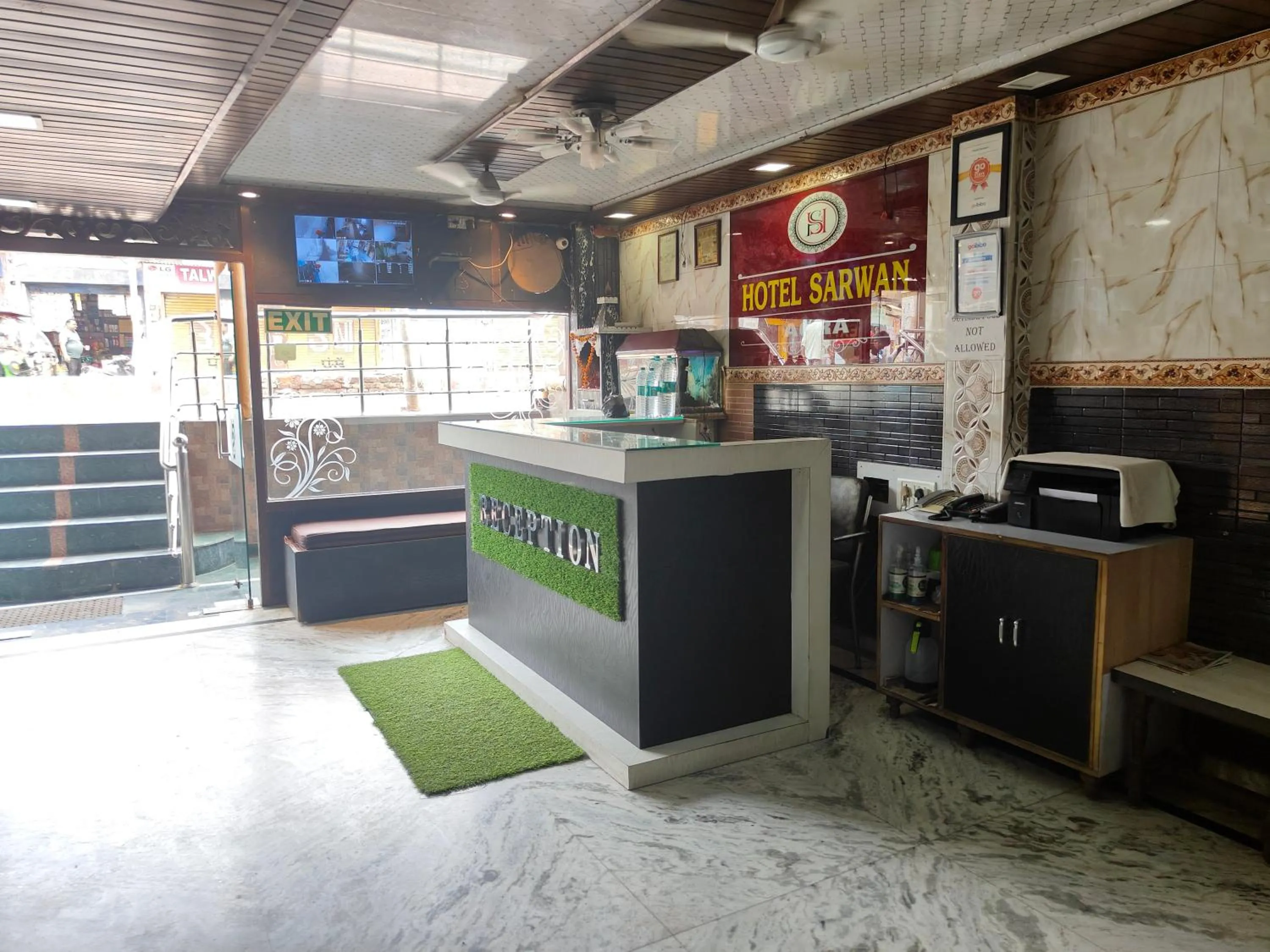 HOTEl SARWAN