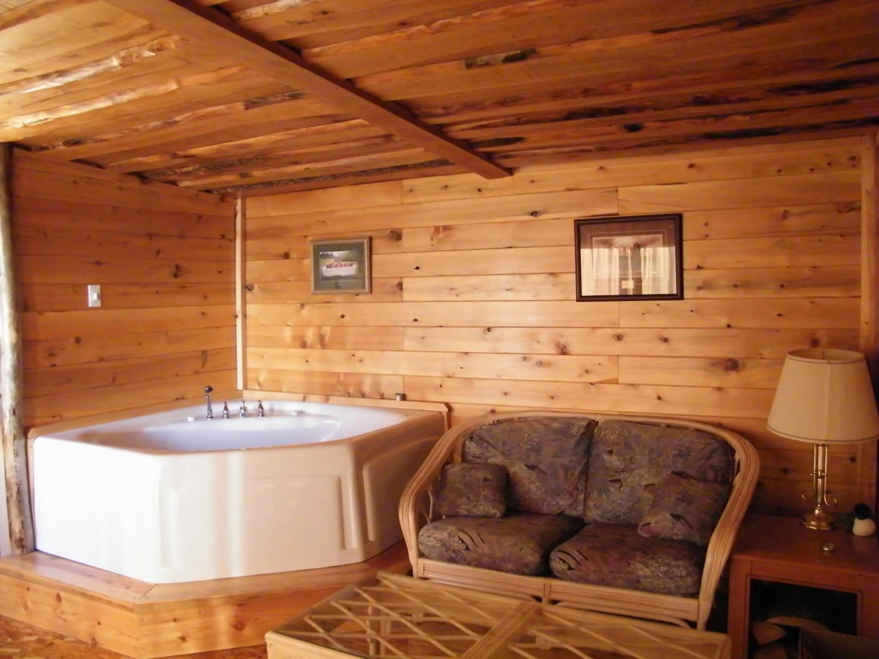 Day in Mowat Landing Cottages