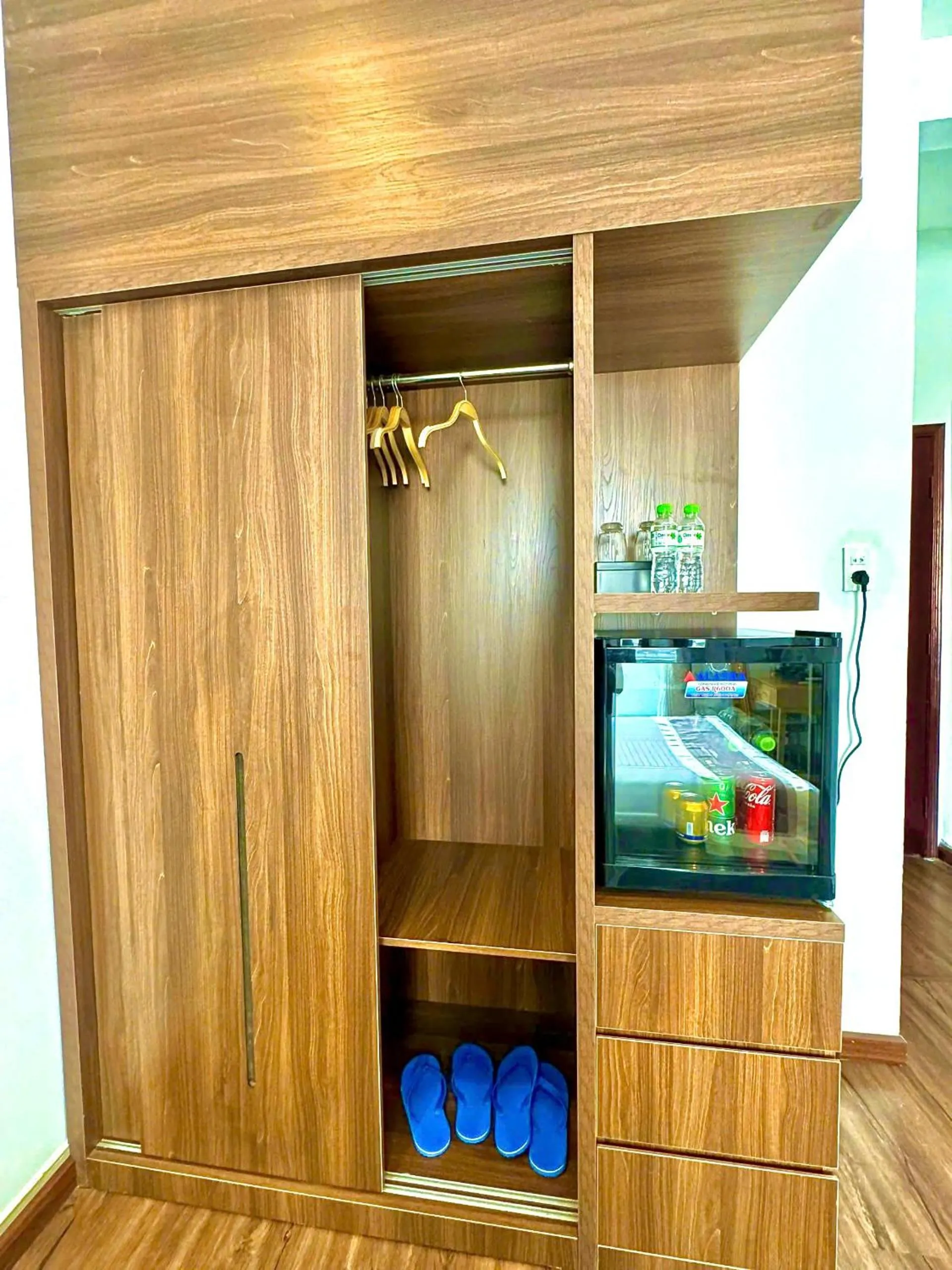 minibar in Bros Citihouse Hotel