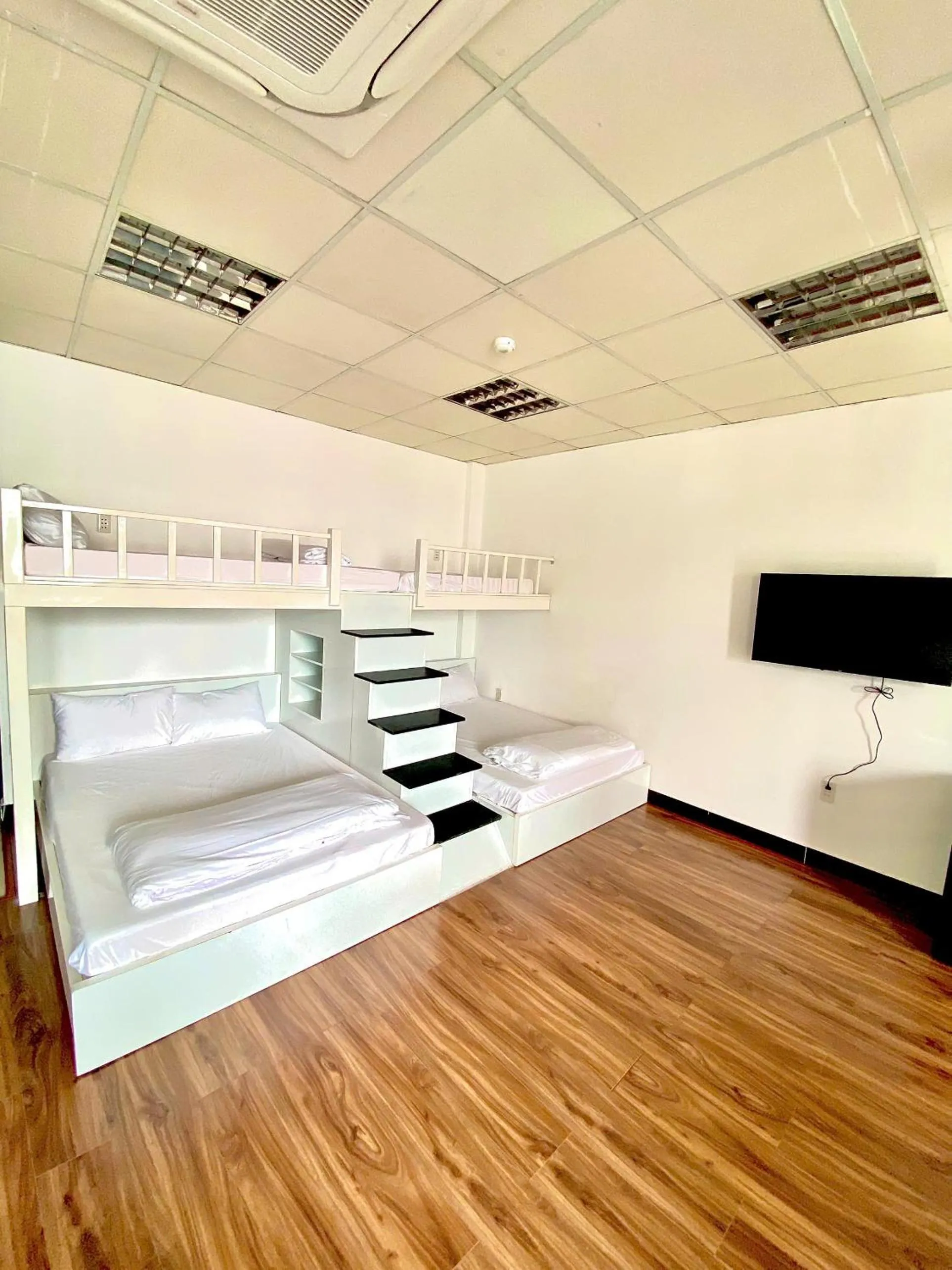 bunk bed, Bed in Bros Citihouse Hotel