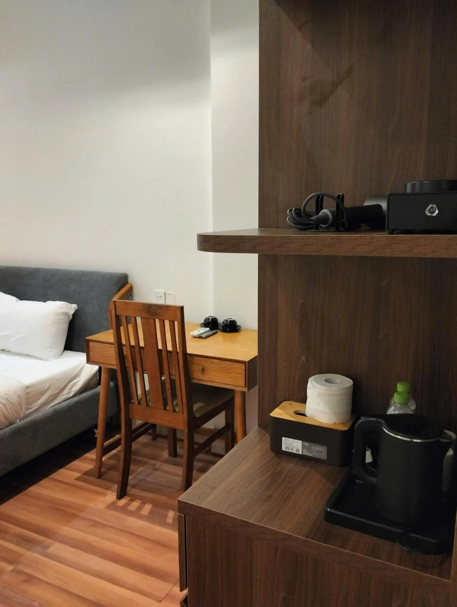 Seating area, Bed in Bros Citihouse Hotel