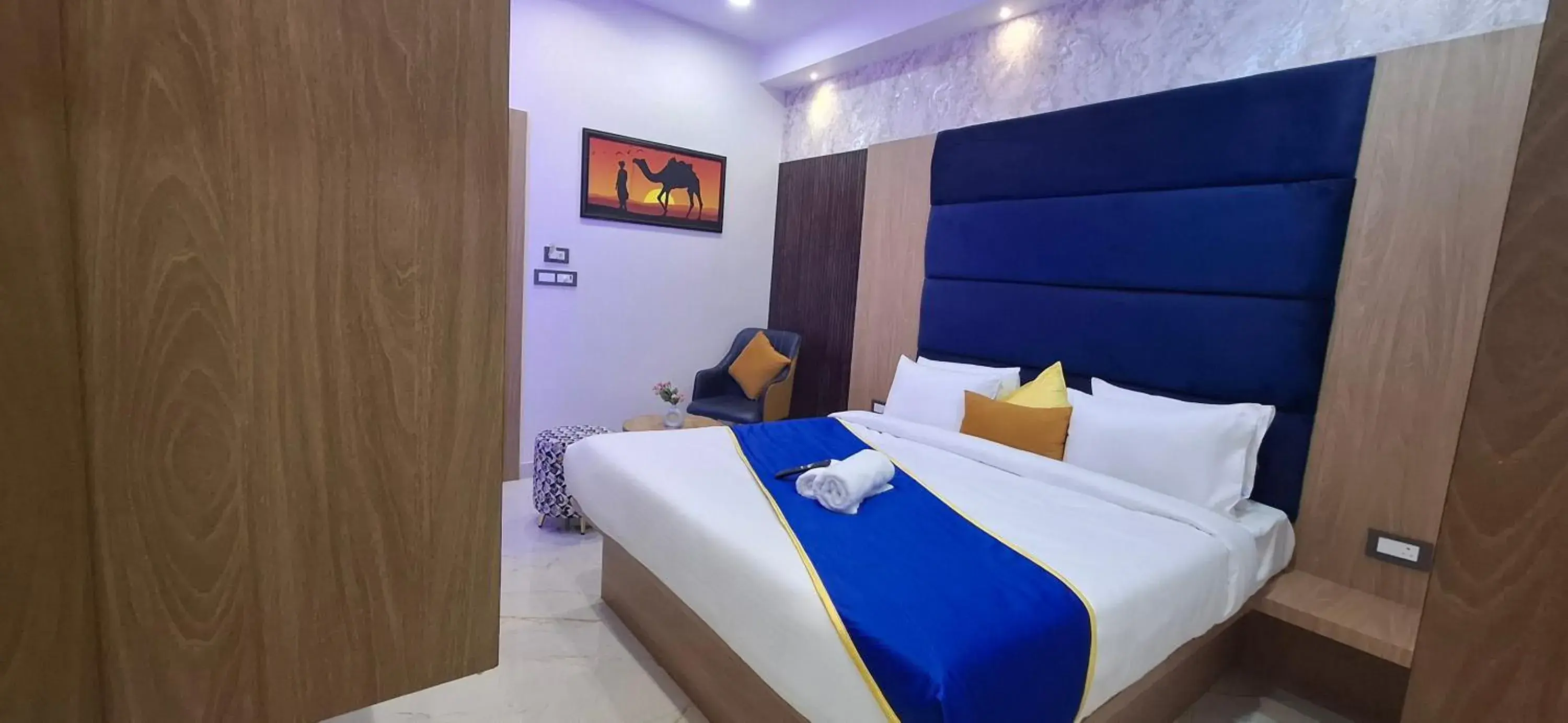 Superior King Room in BlueNeck Ayodhya-Near ShriRam Mandir Superior King Room in BlueNeck Ayodhya-Near ShriRam Mandir