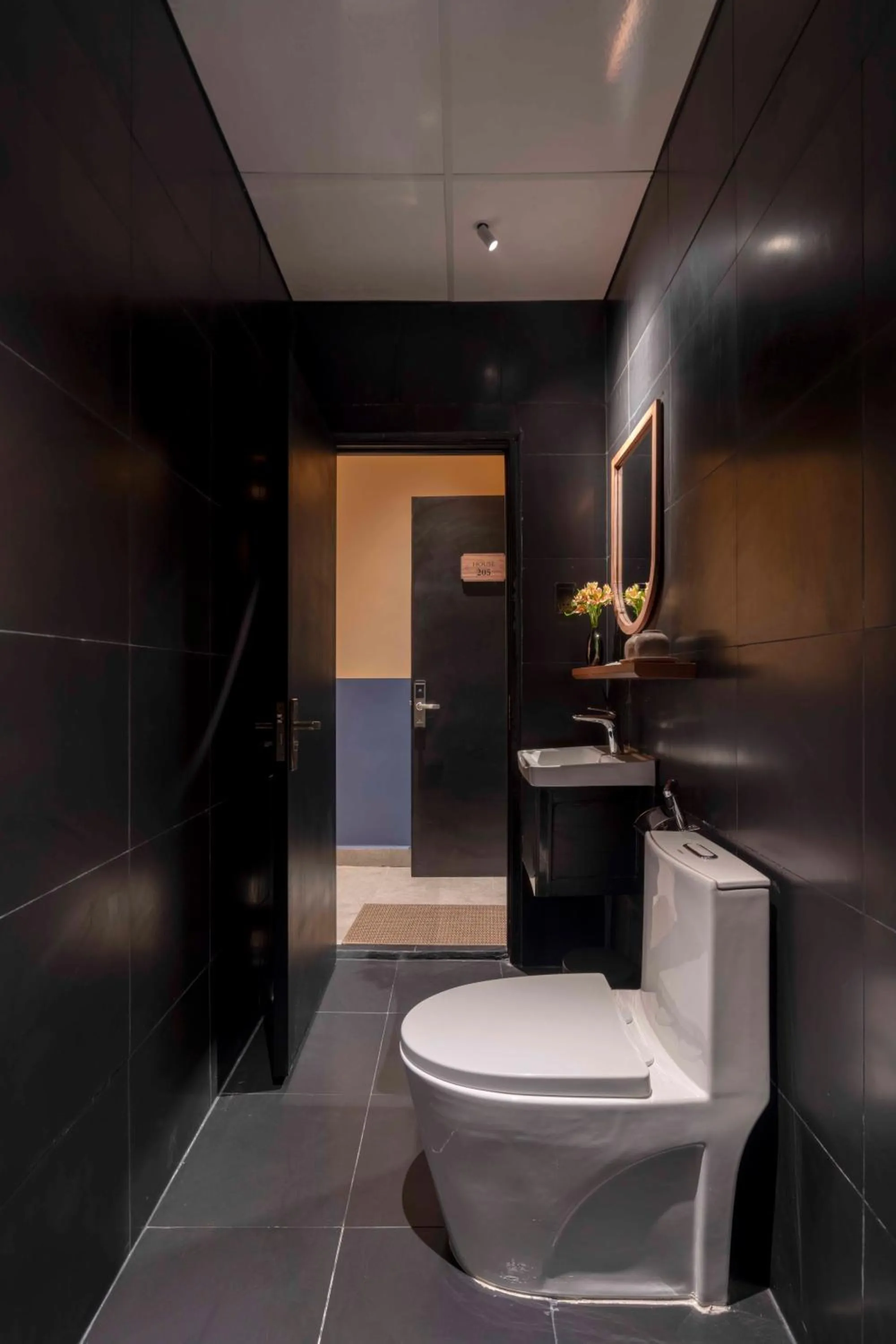 Toilet in The Lamp Boutique House