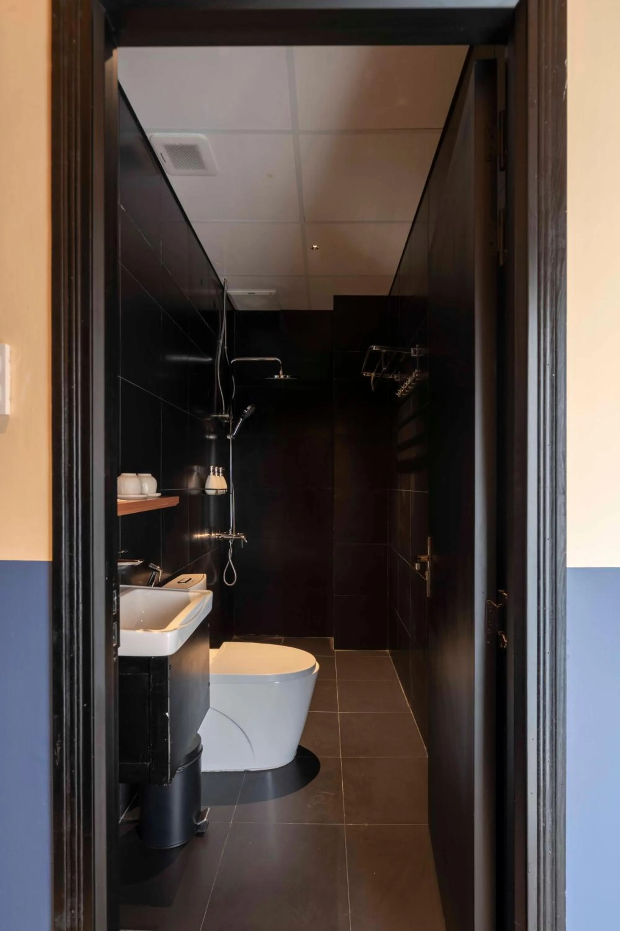 Toilet in The Lamp Boutique House