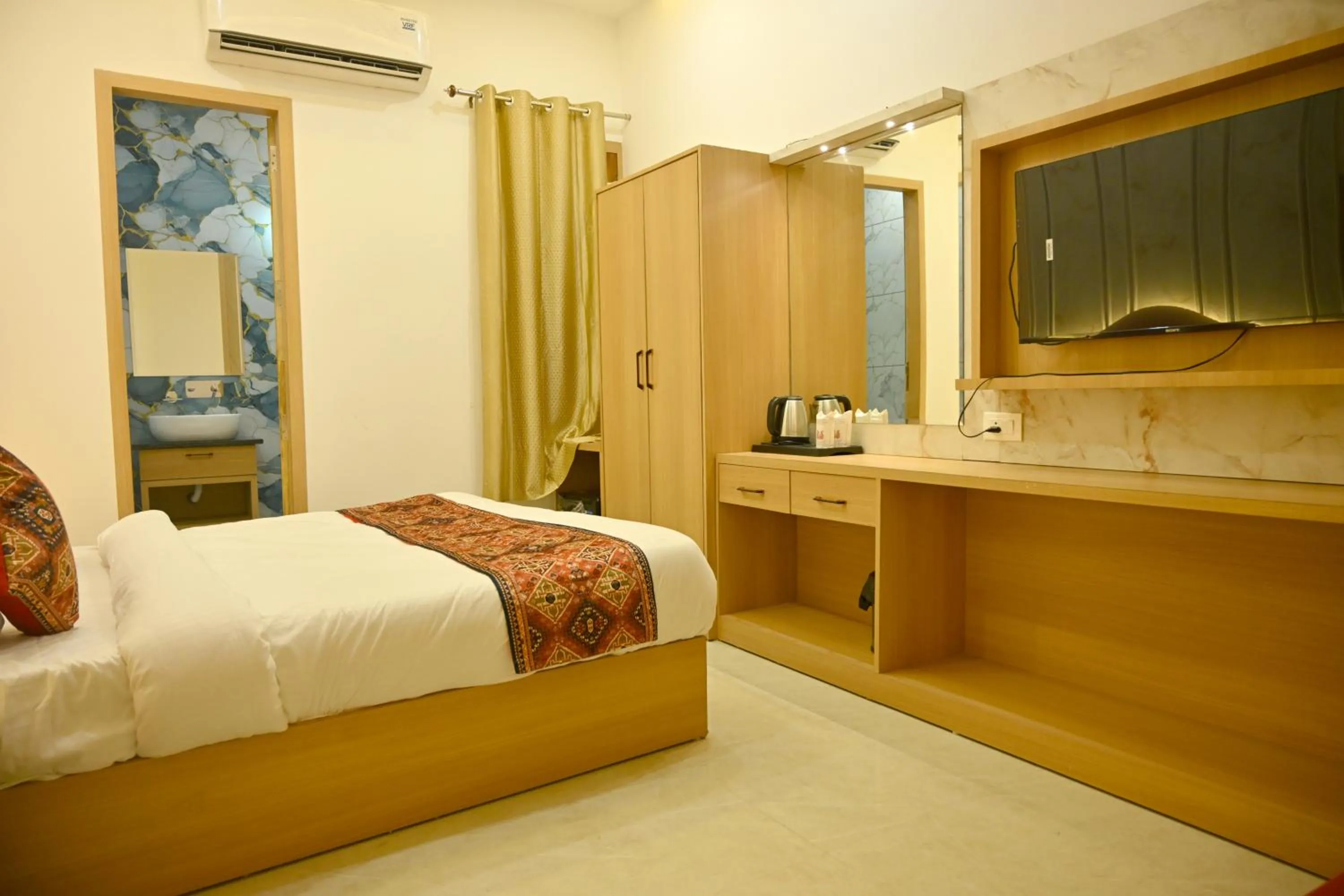 Bedroom, Bed in One Earth City Pearl Amritsar
