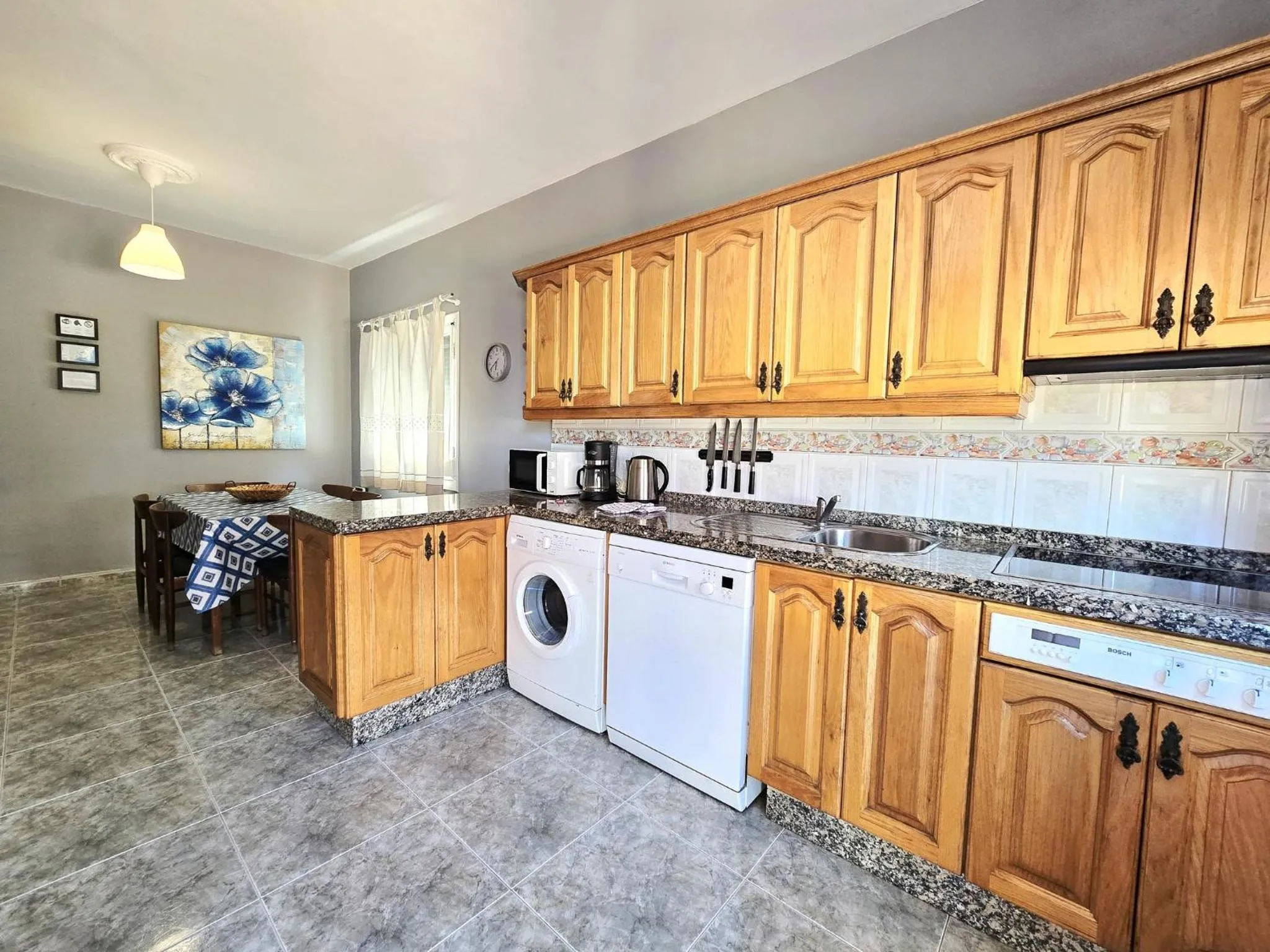 Kitchen or kitchenette in Apartamentos Medano - Casa Playa