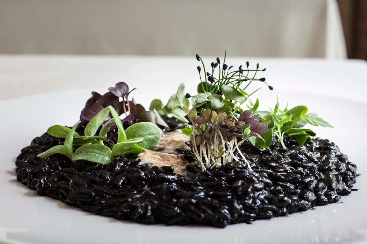 Restaurant/places to eat in BHL Boutique Rooms Legnano