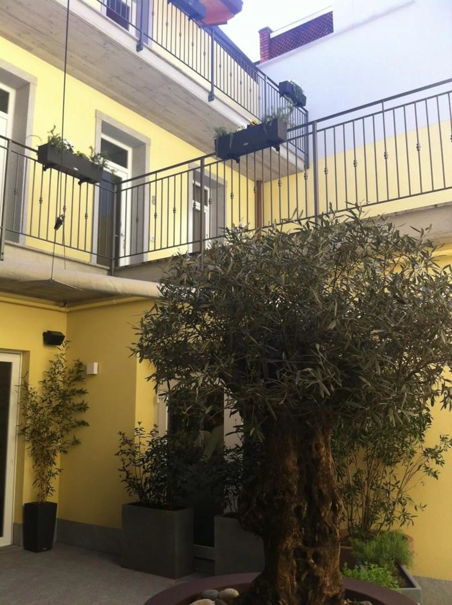 Patio in BHL Boutique Rooms Legnano