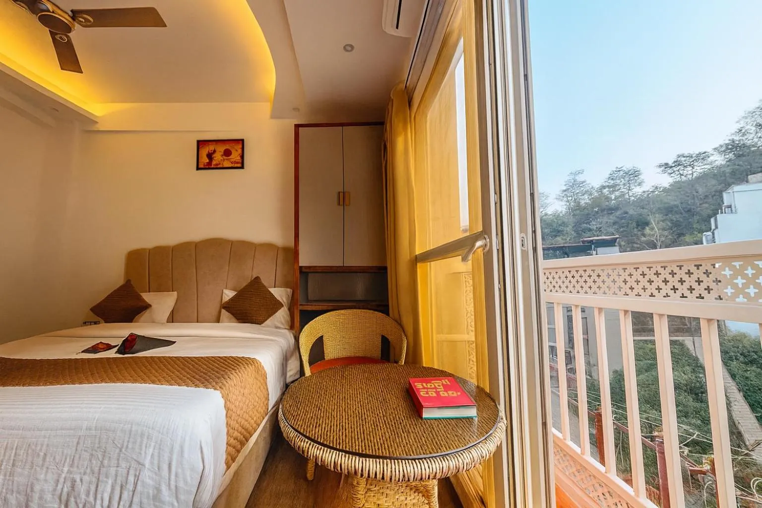 Bedroom, Bed in Check Inn Homes, Rishikesh Tapovan