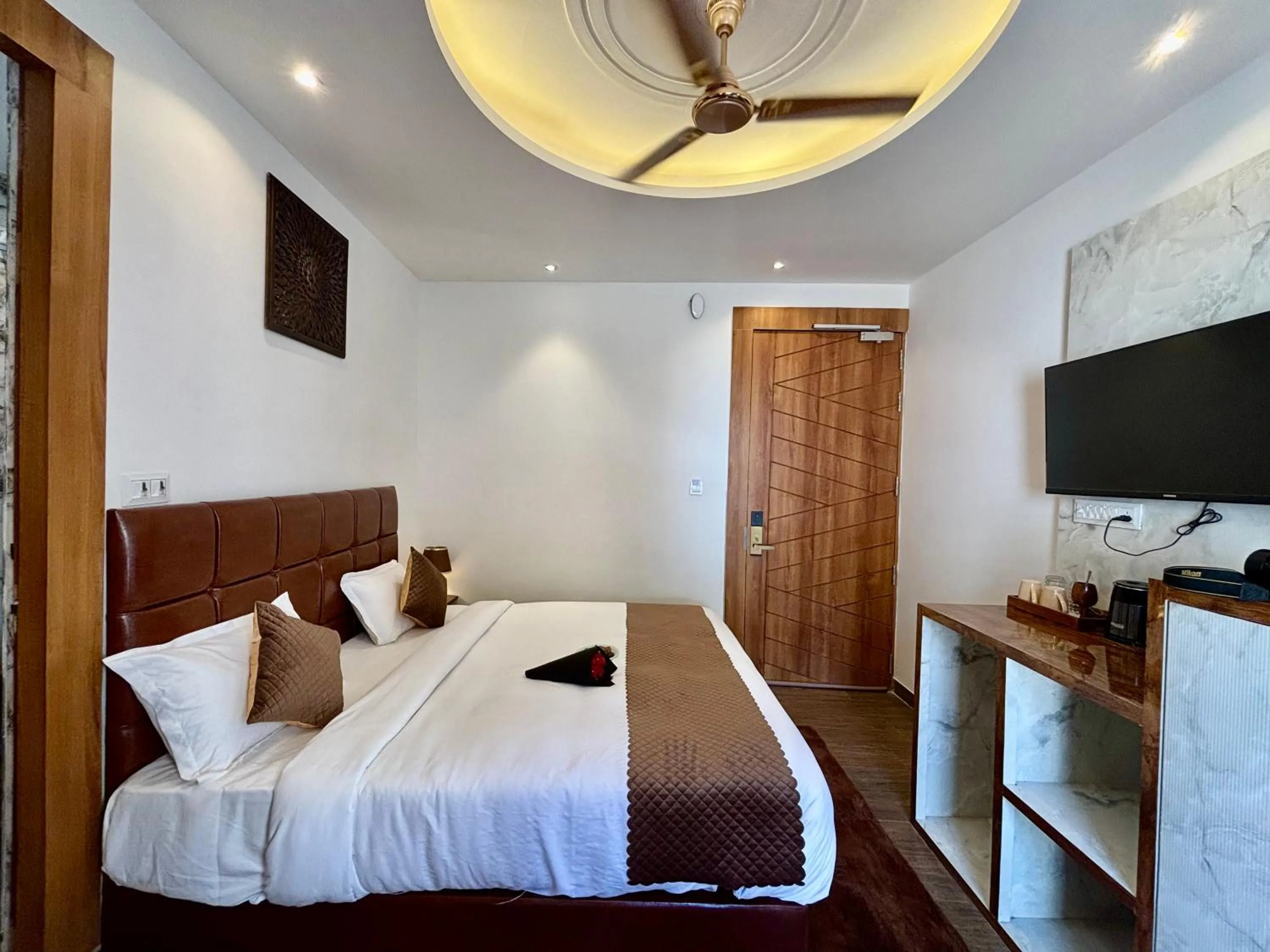 Bedroom, Bed in Check Inn Homes, Rishikesh Tapovan