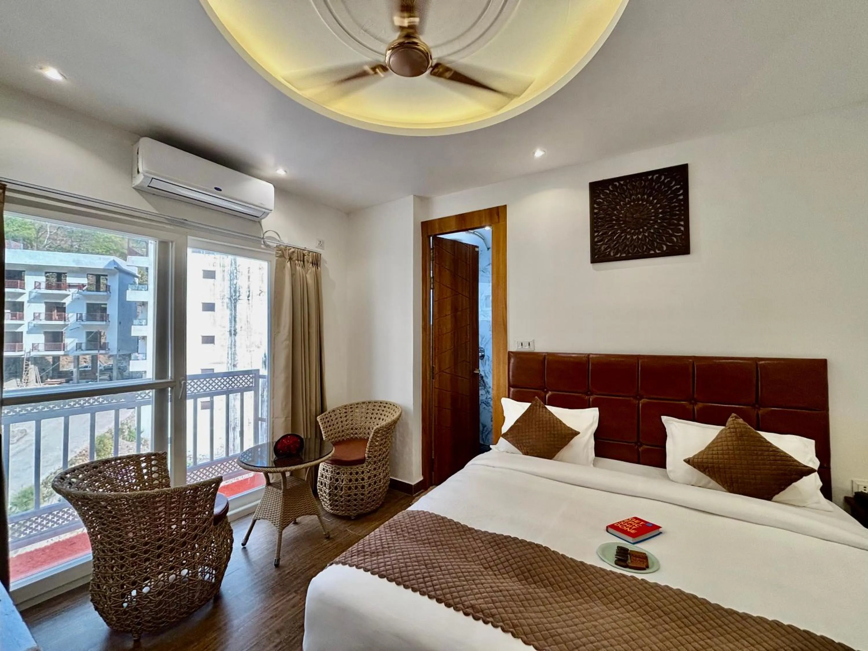Photo of the whole room, Bed in Check Inn Homes, Rishikesh Tapovan