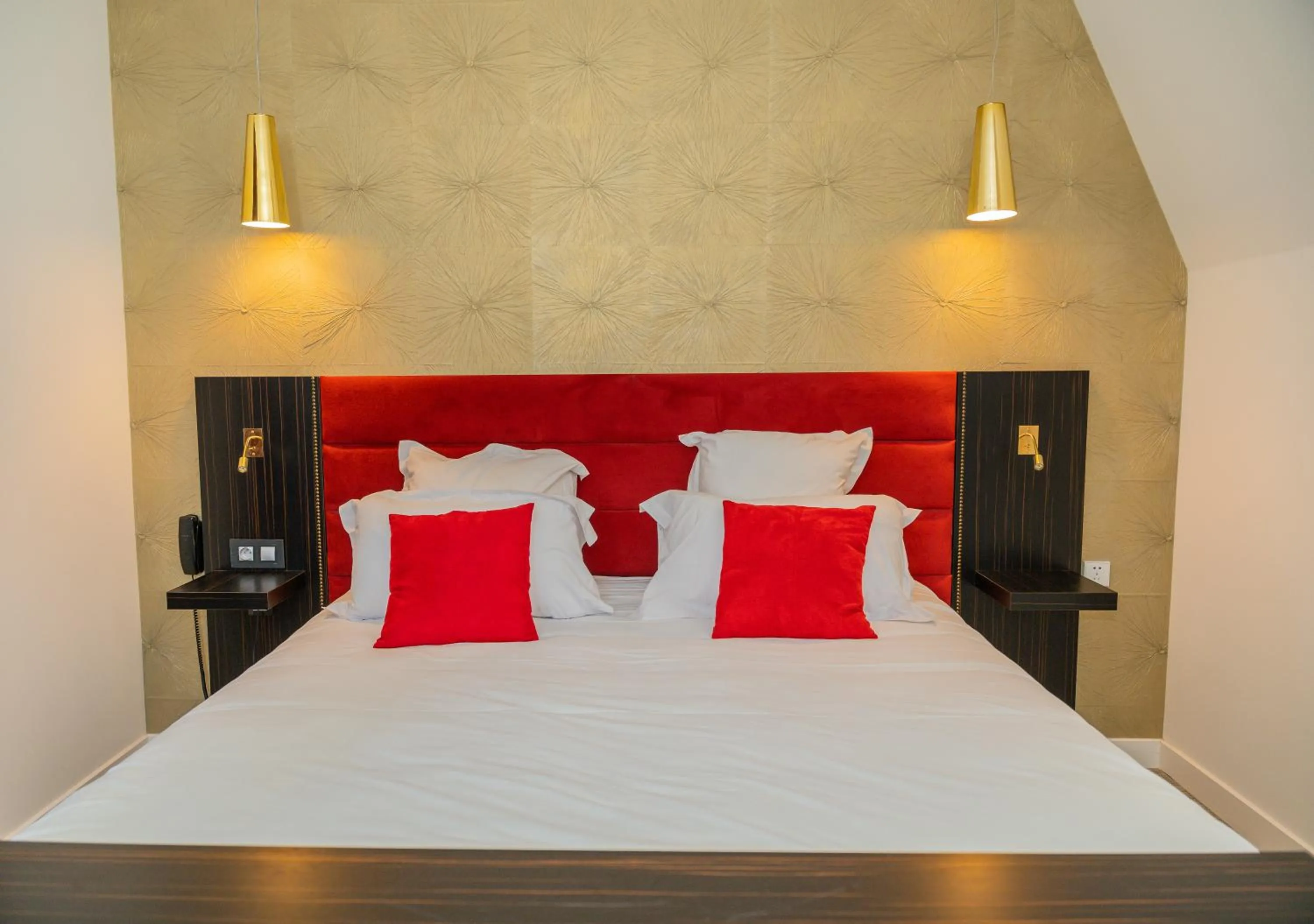 Bed in Les 3 Lieux - Hôtel, Restaurant, Espace sensoriel