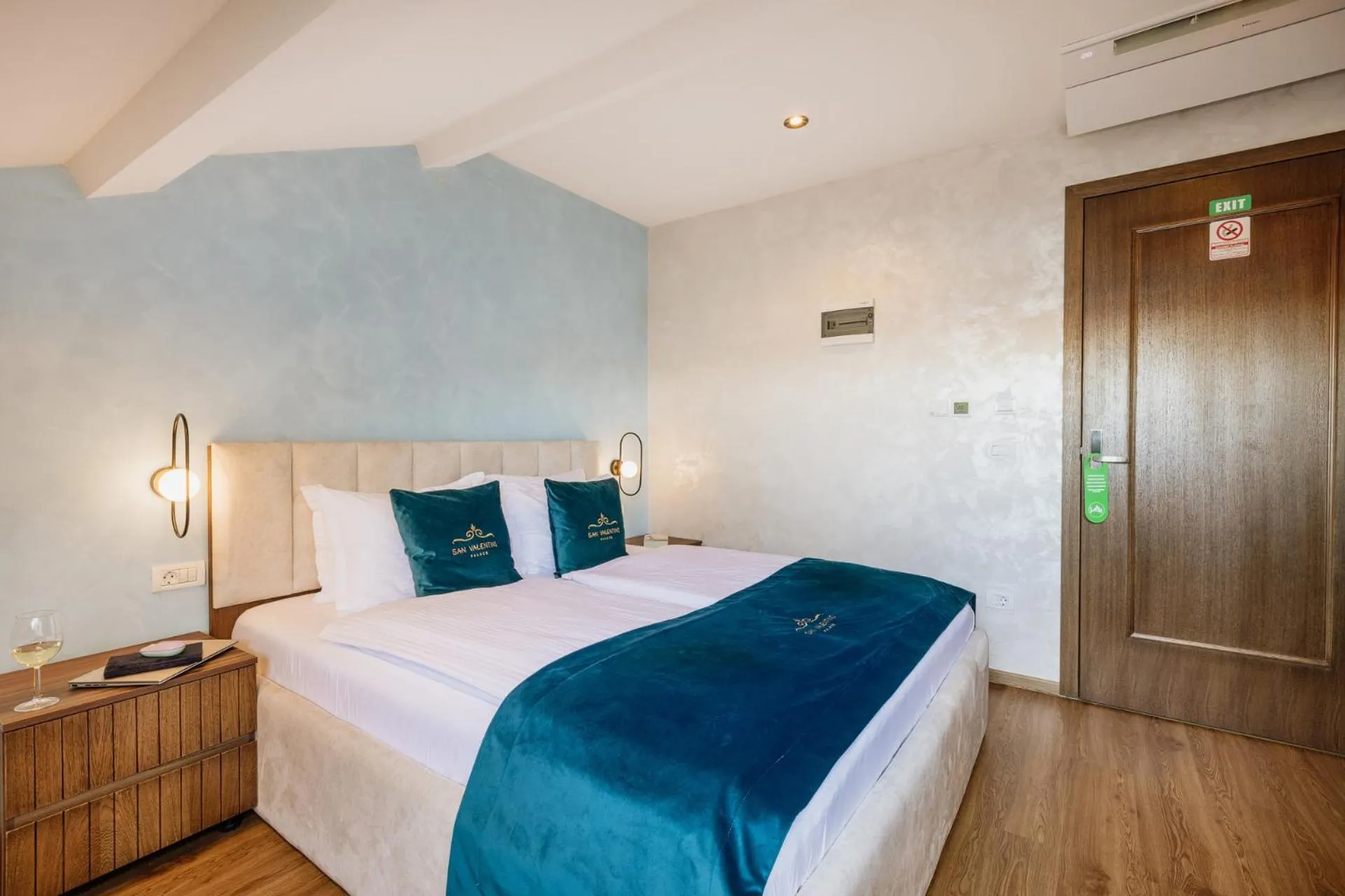 Photo of the whole room, Bed in San Valentino Palace, Umag city center