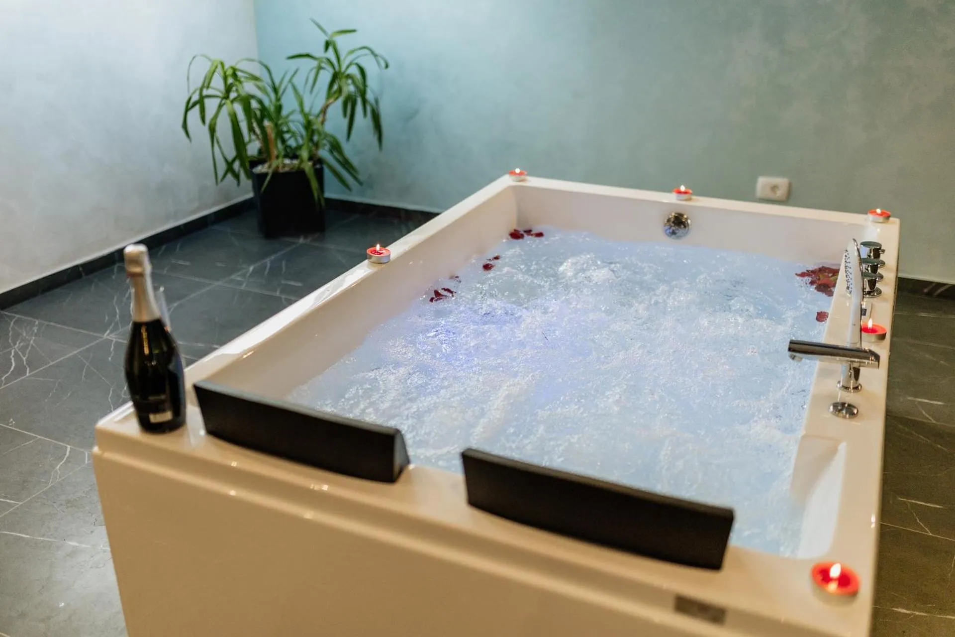 Hot Tub in San Valentino Palace, Umag city center