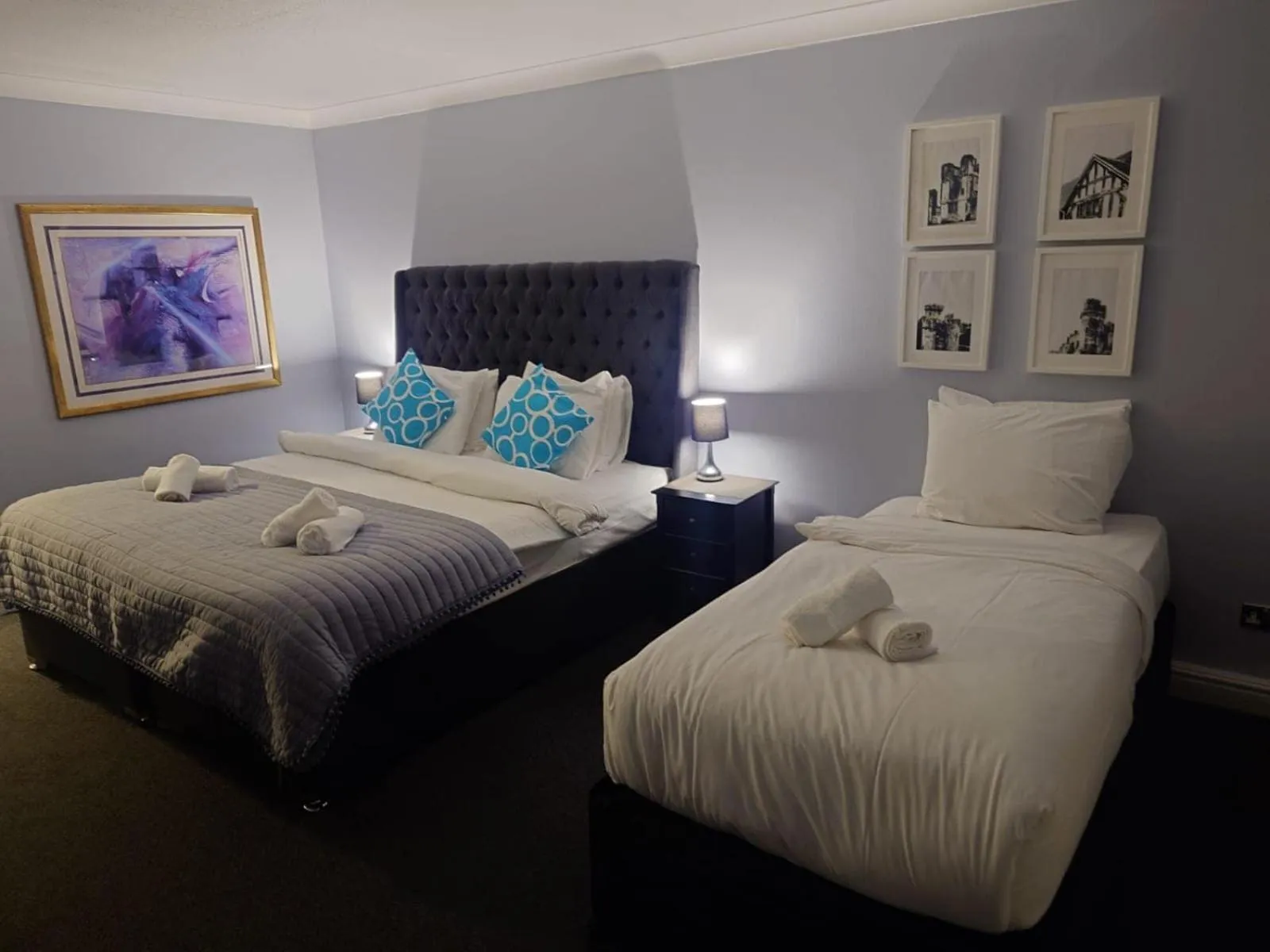 Bedroom, Bed in Dancenter Birmingham Airport near NEC