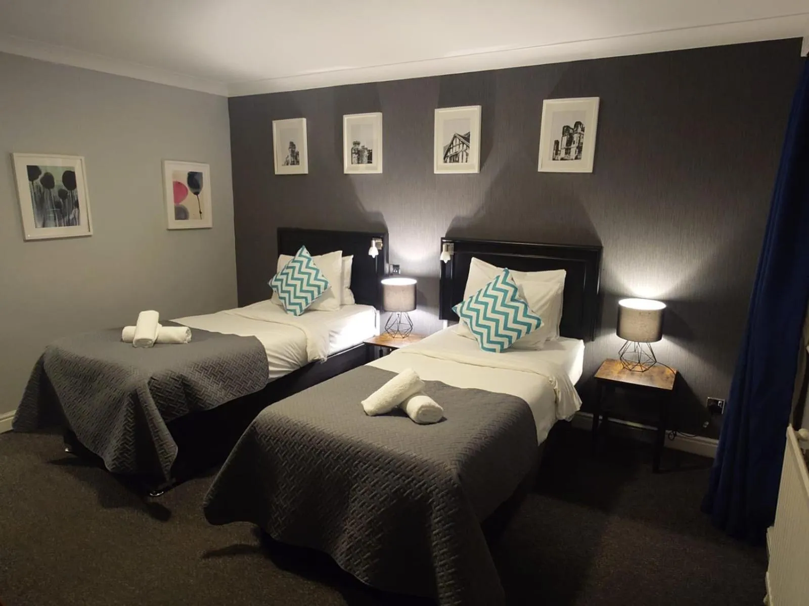 Bedroom, Bed in Dancenter Birmingham Airport near NEC