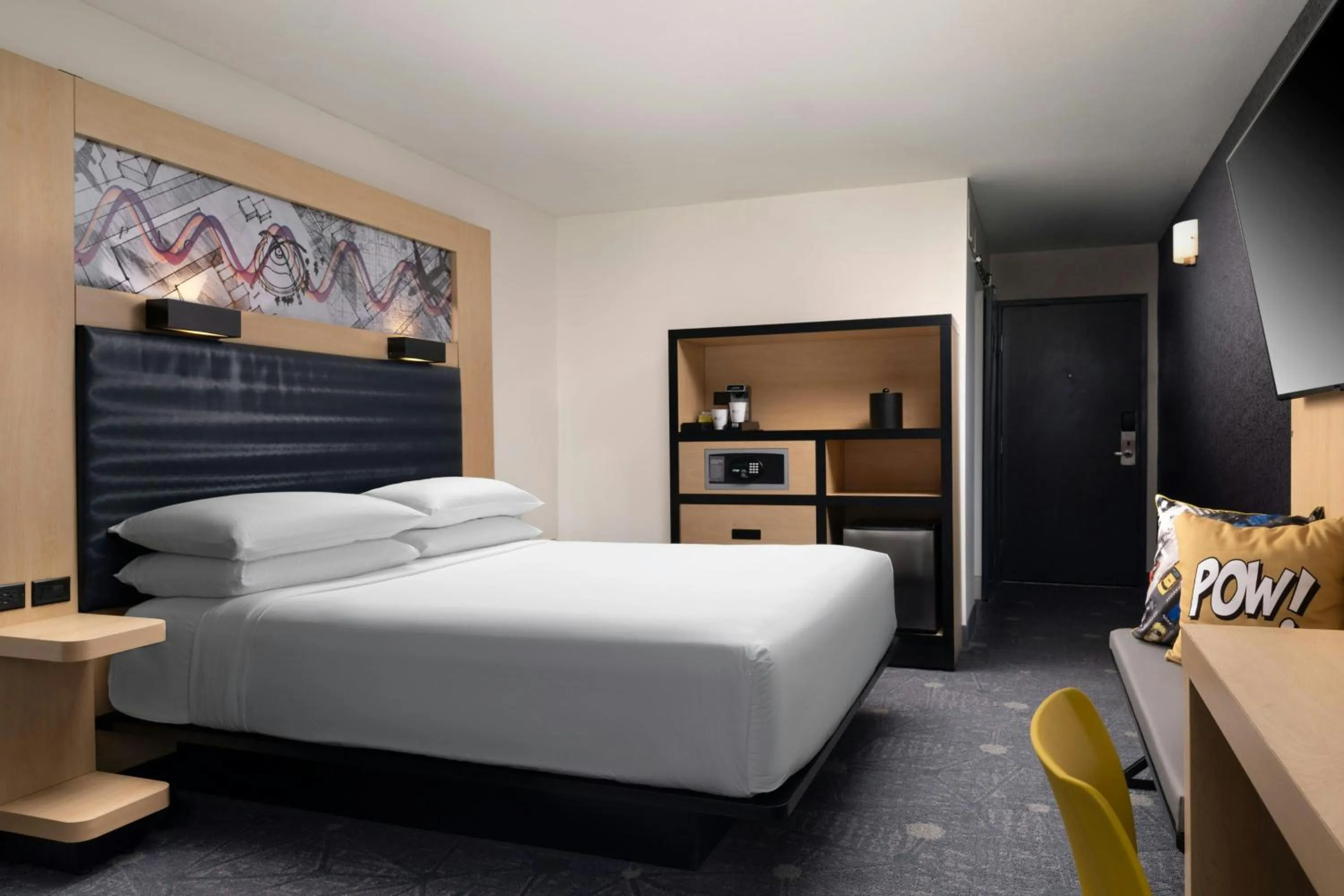Photo of the whole room, Bed in Aloft El Segundo - Los Angeles Airport