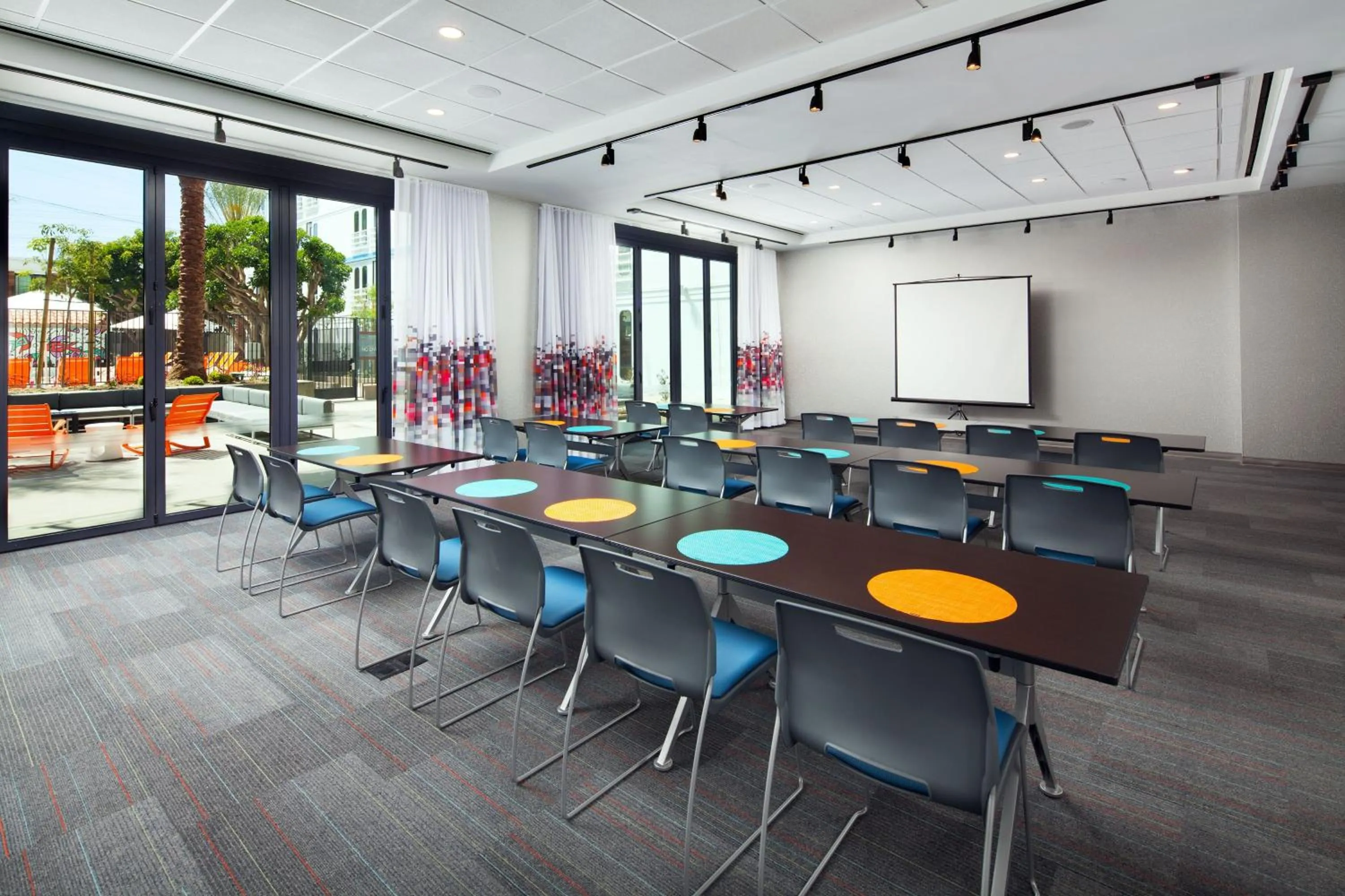 Meeting/conference room in Aloft El Segundo - Los Angeles Airport