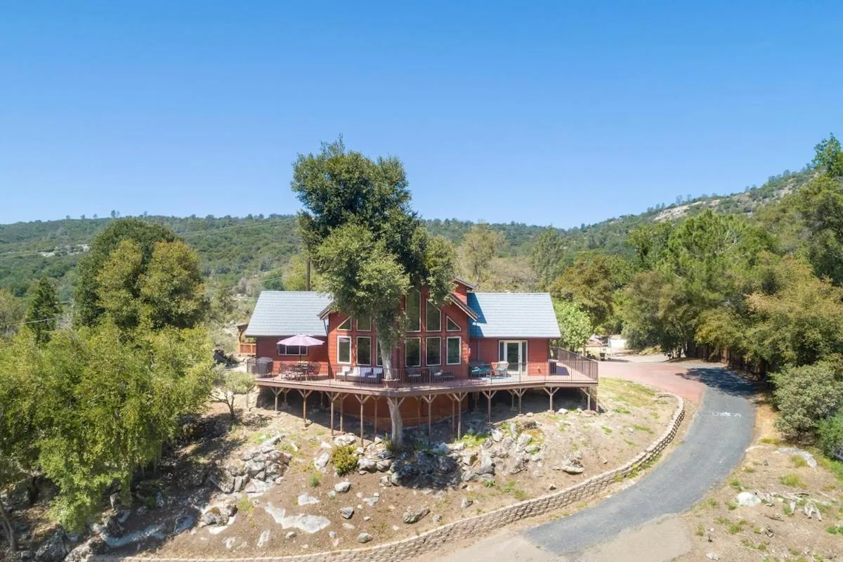Waterfall Lodge near Yosemite Endless Pool, Hot Tub, Playground