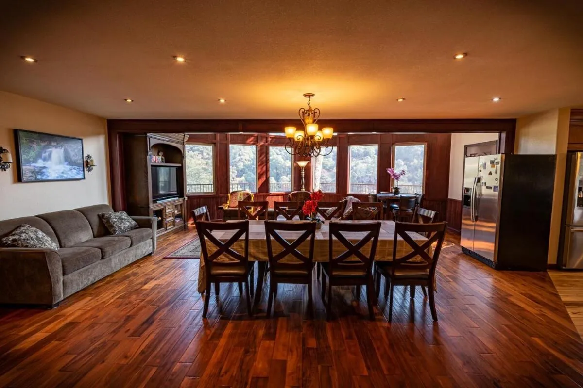 Waterfall Lodge near Yosemite Endless Pool, Hot Tub, Playground